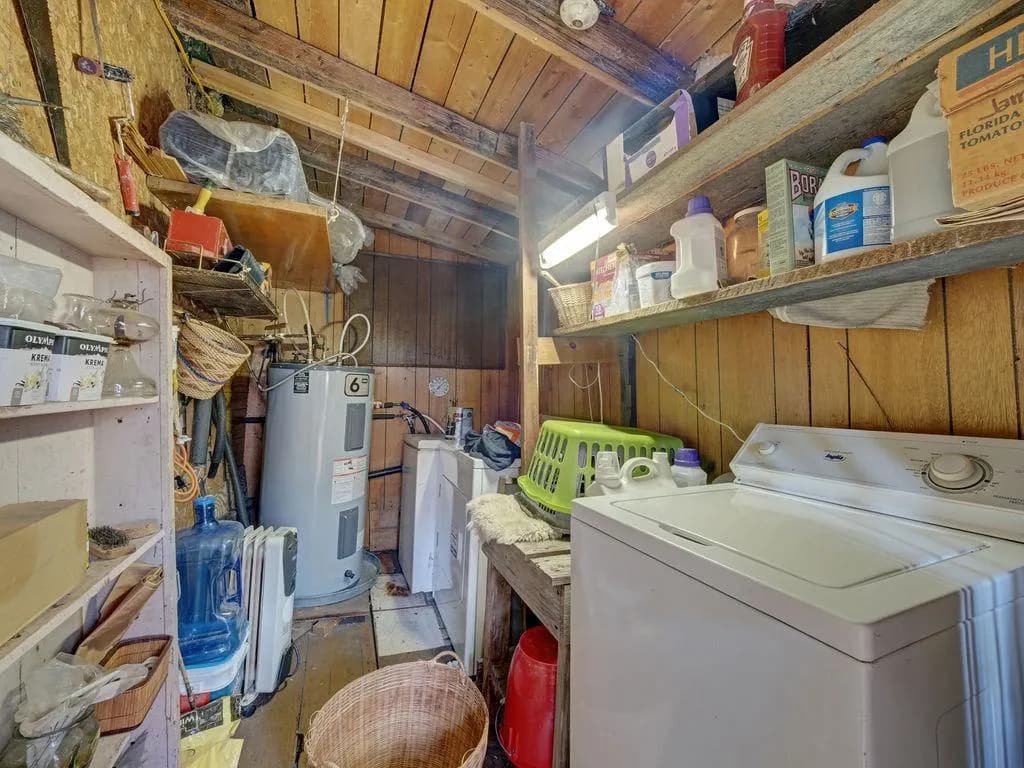 947 North Road, Gibsons, BC V0N 1V7 — image 17