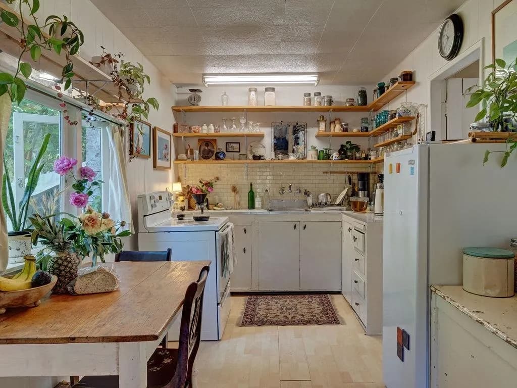 947 North Road, Gibsons, BC V0N 1V7 — image 12
