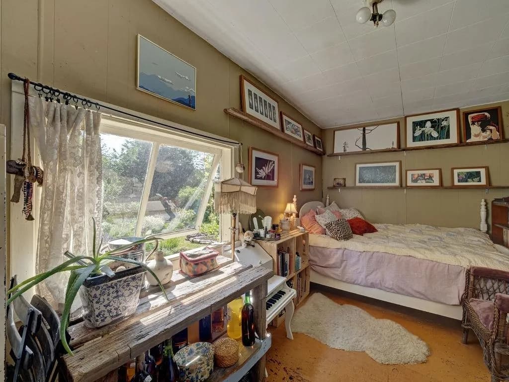 947 North Road, Gibsons, BC V0N 1V7 — image 16