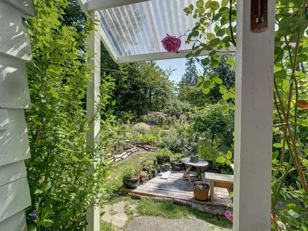 947 North Road, Gibsons, BC V0N 1V7 — image 21