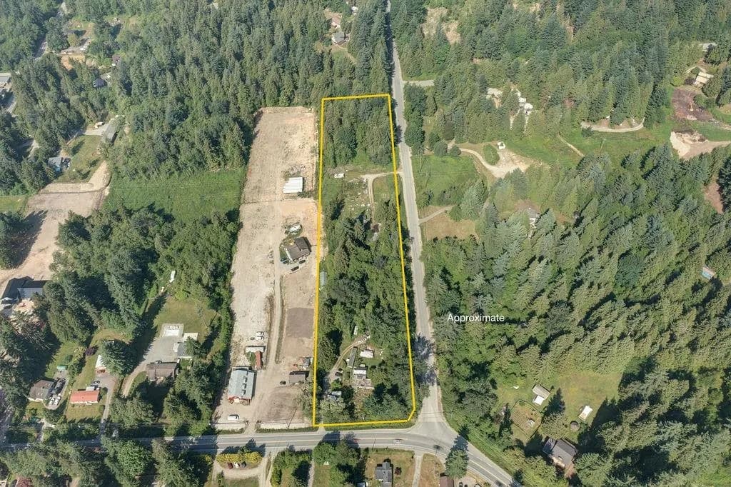 947 North Road, Gibsons, BC V0N 1V7 — image 1