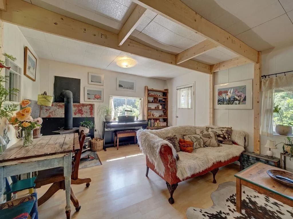 947 North Road, Gibsons, BC V0N 1V7 — image 7