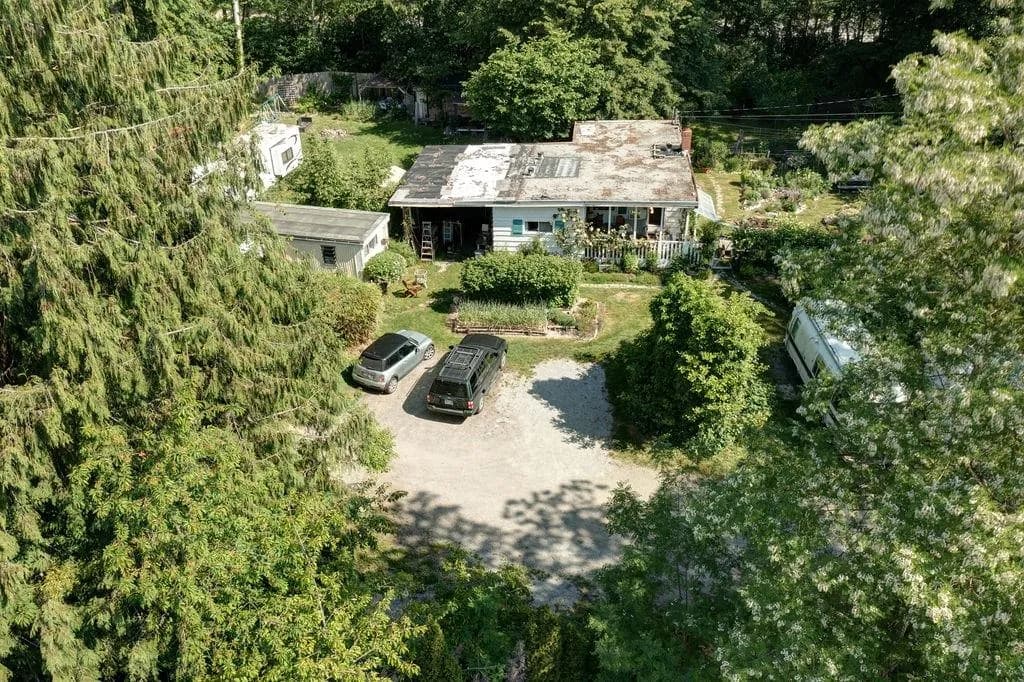 947 North Road, Gibsons, BC V0N 1V7 — image 35