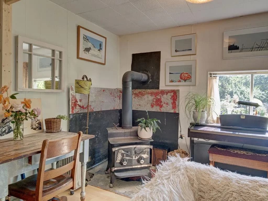 947 North Road, Gibsons, BC V0N 1V7 — image 6