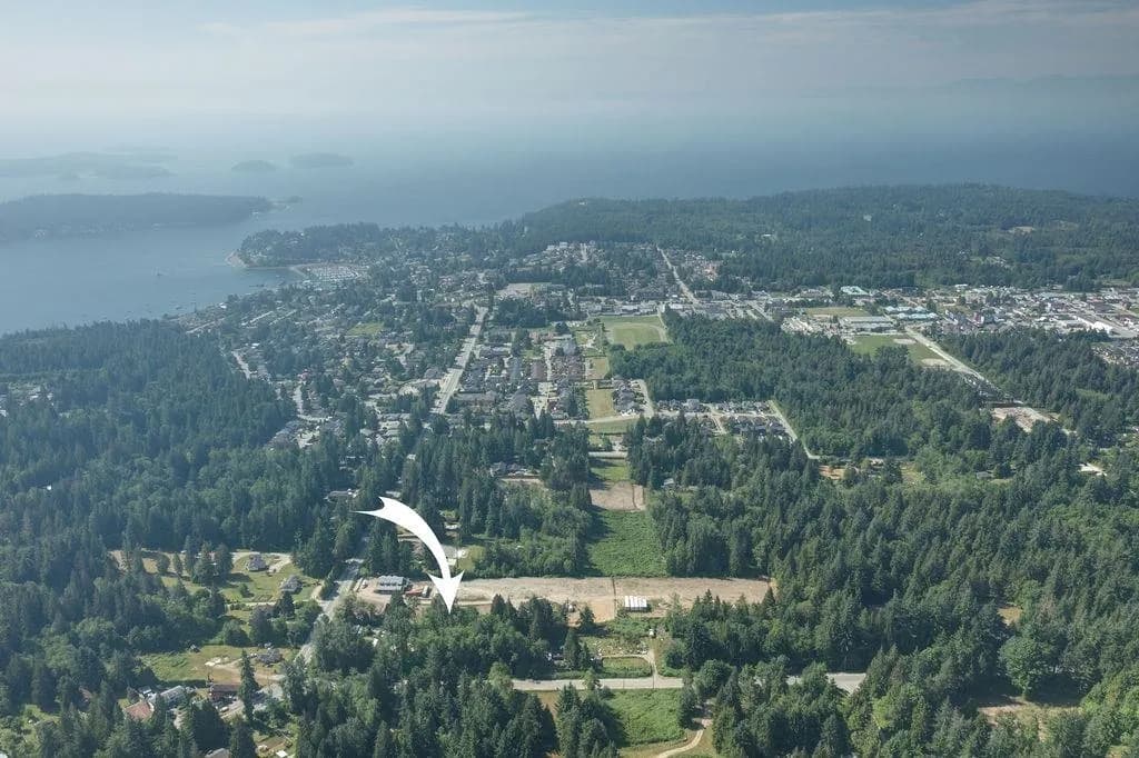 947 North Road, Gibsons, BC V0N 1V7 — image 31