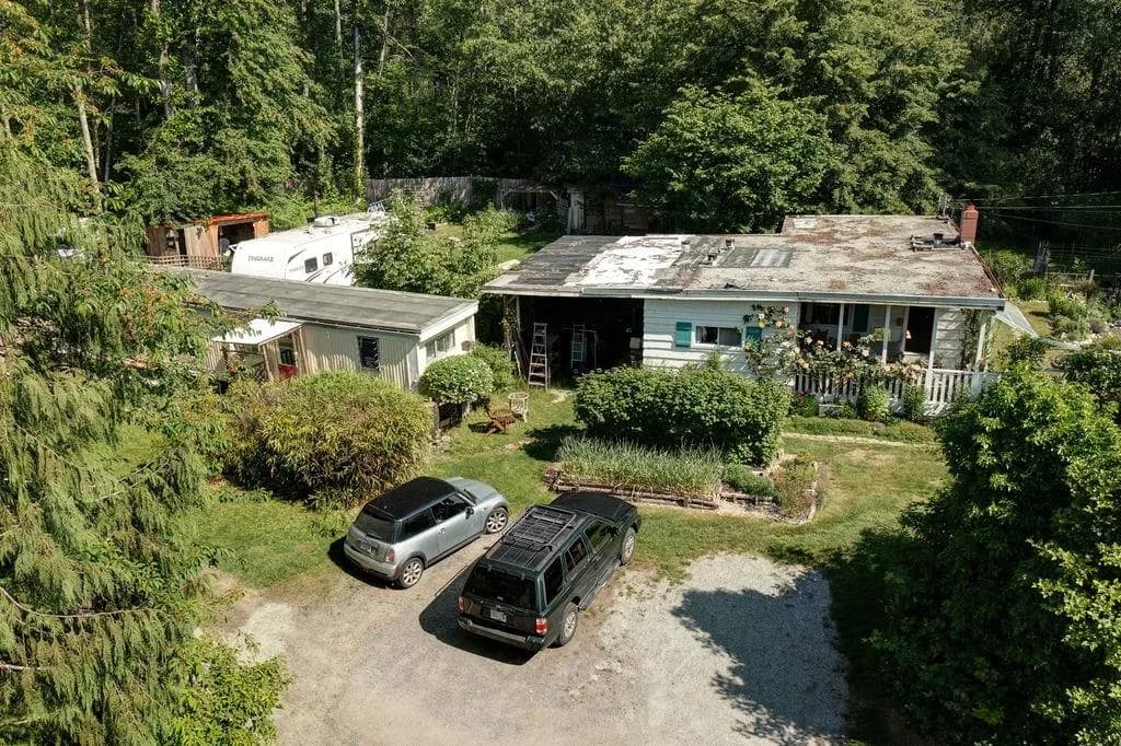947 North Road, Gibsons, BC V0N 1V7 — image 36