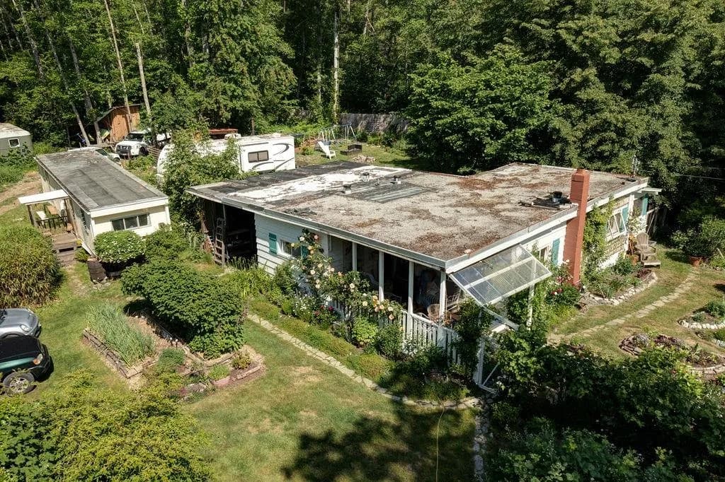 947 North Road, Gibsons, BC V0N 1V7 — image 37