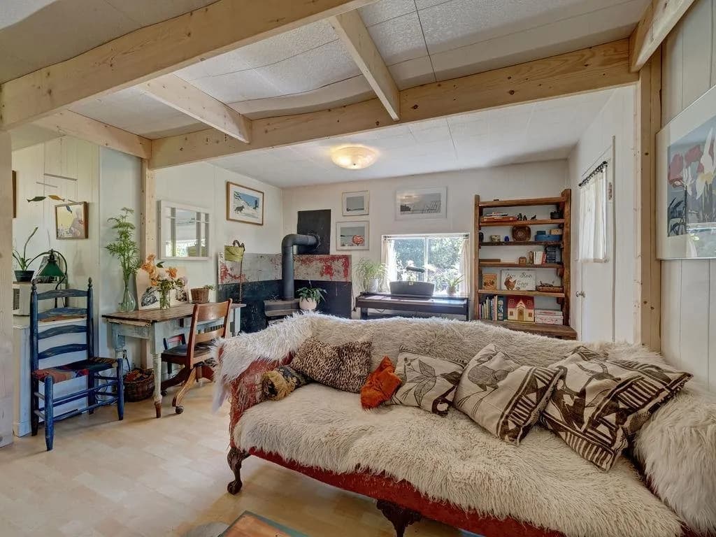 947 North Road, Gibsons, BC V0N 1V7 — image 5