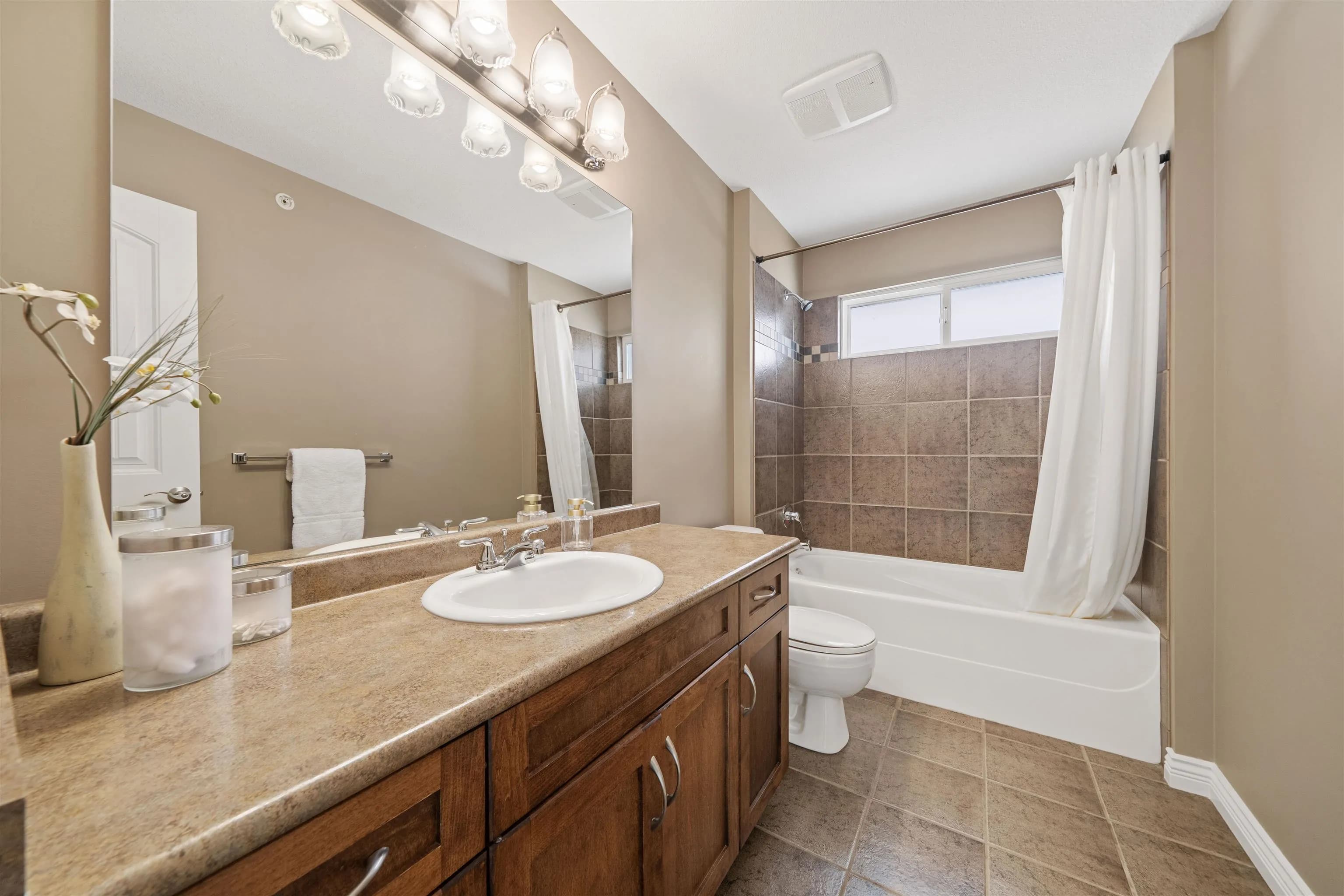 13175 239b Street, Maple Ridge, BC V4R 0A3 — image 22