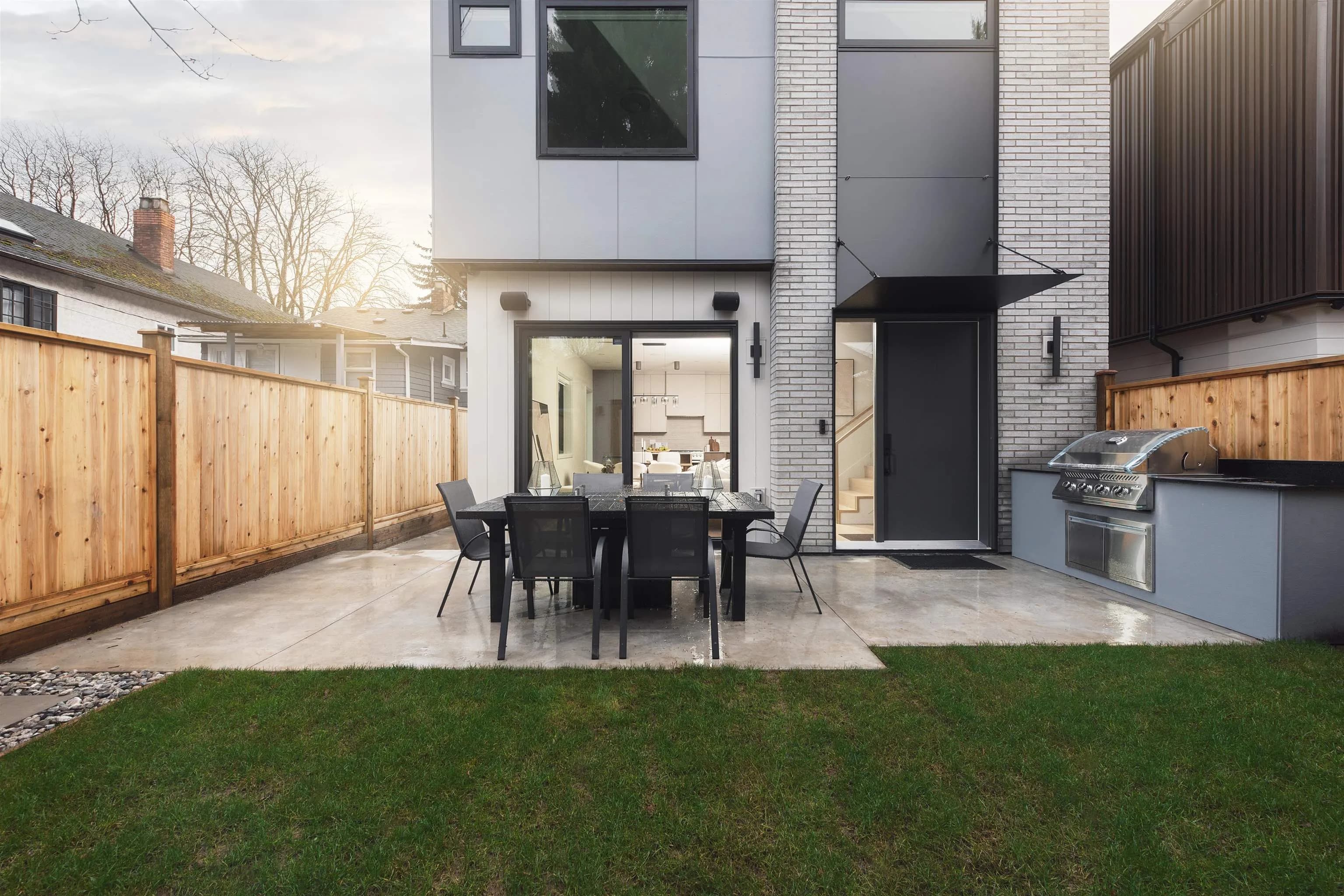 2 2637 W 12th Avenue, Vancouver, BC V6K 2P4 — image 3