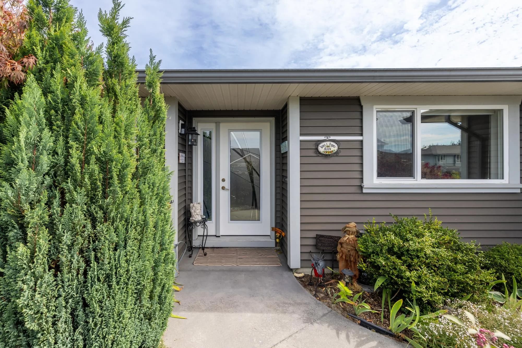 4784 Tamarack Place, Sechelt, BC V7Z 0E8 — image 3