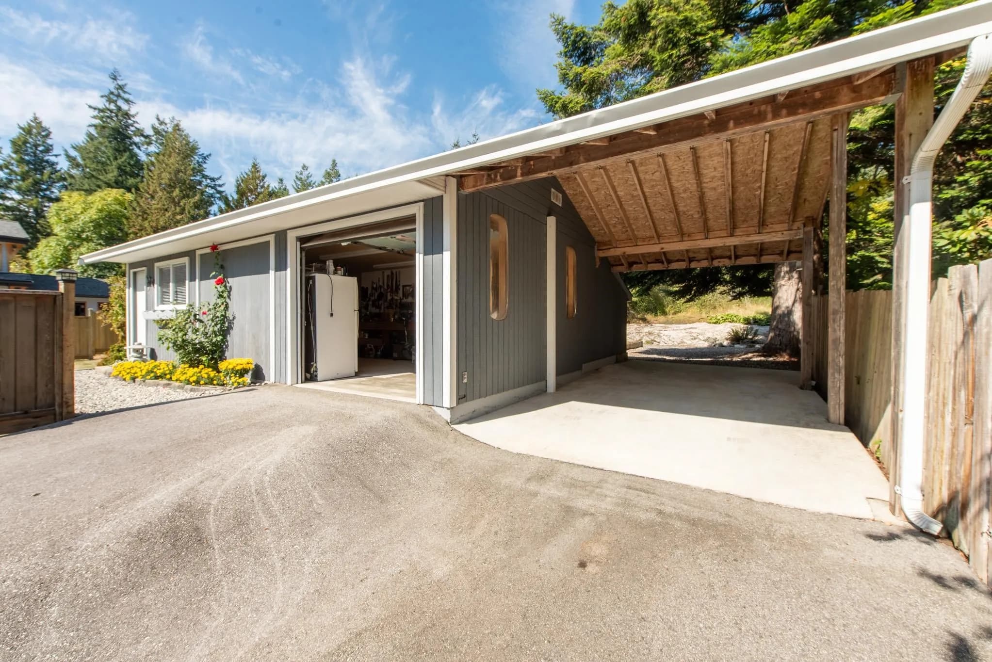 4144 Browning Road, Sechelt, BC V7Z 0A2 — image 2