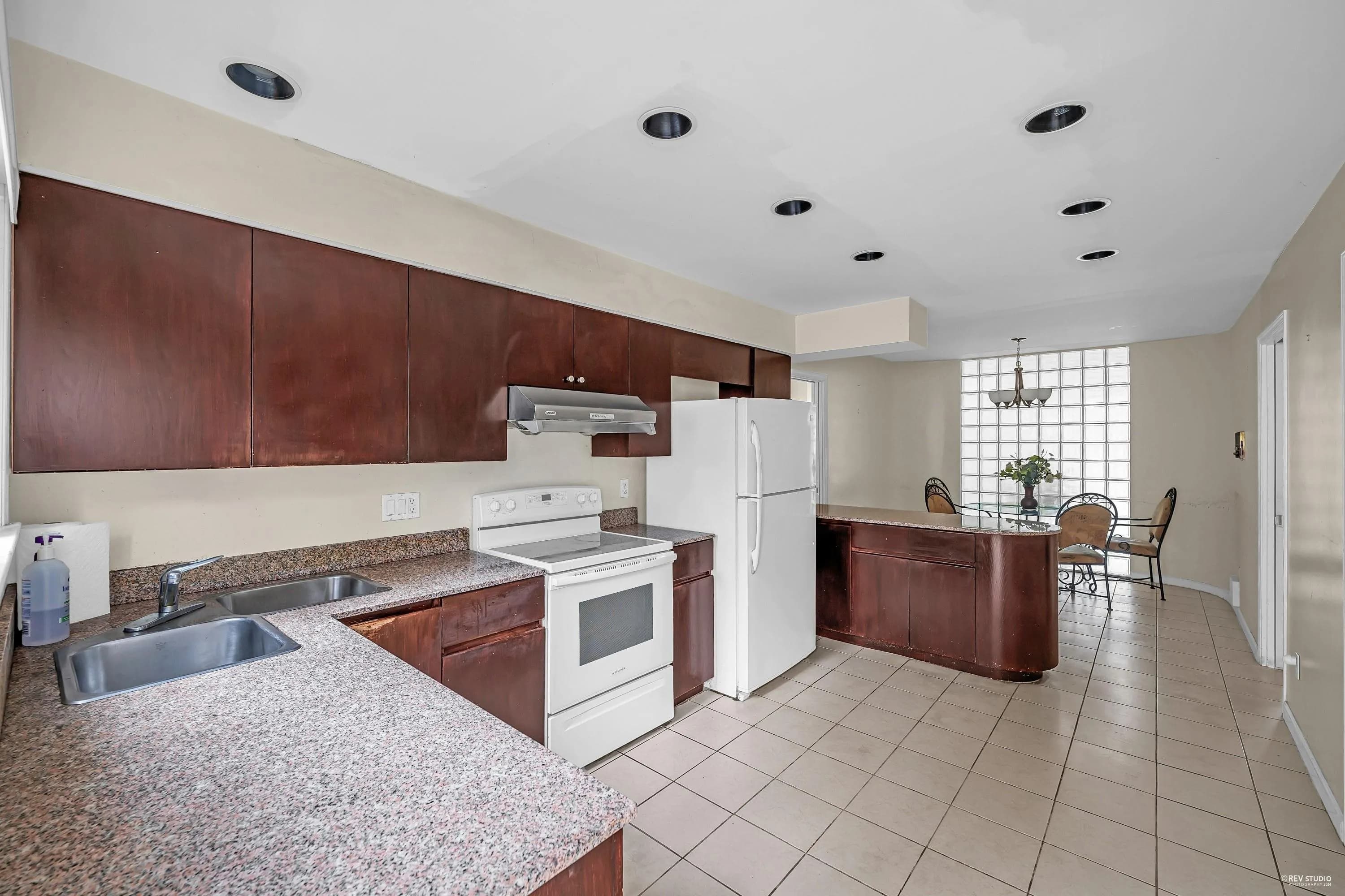 1945 W 44th Avenue, Vancouver, BC V6M 2E8 — image 6