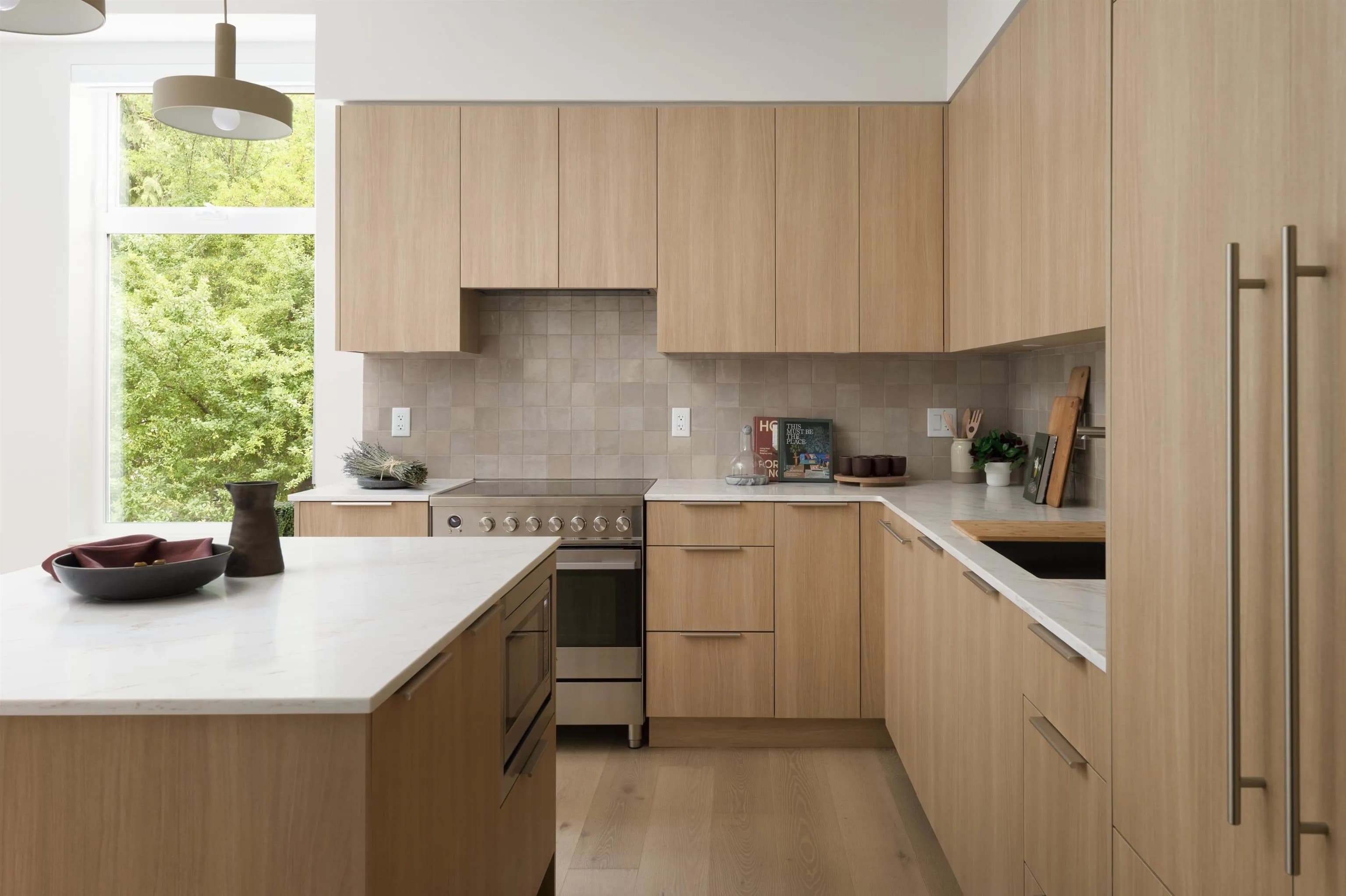 1 595 E 49th Avenue, Vancouver, BC V5W 2H1 — image 2