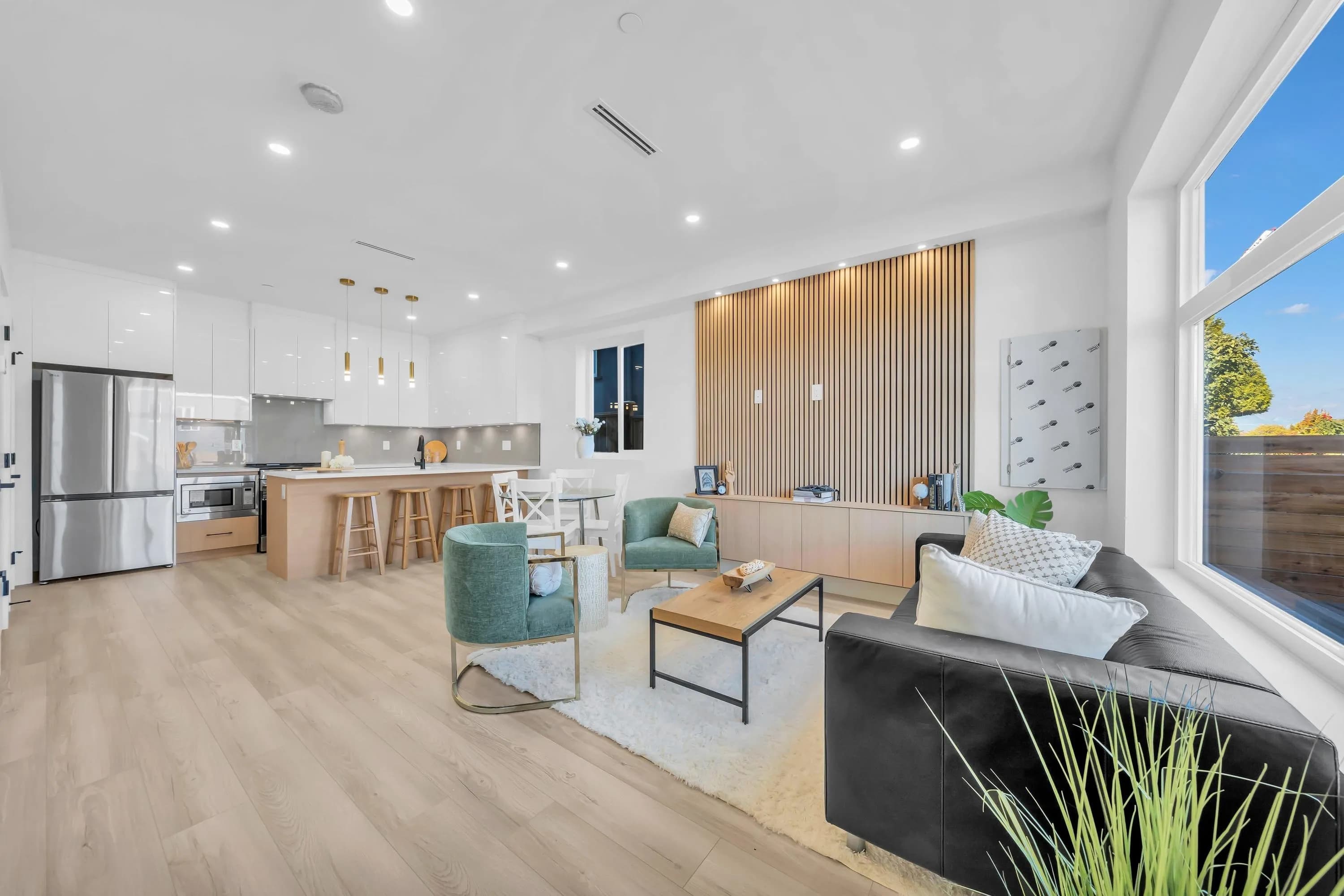 1 4587 Knight Street, Vancouver, BC V5N 3M8 — image 2