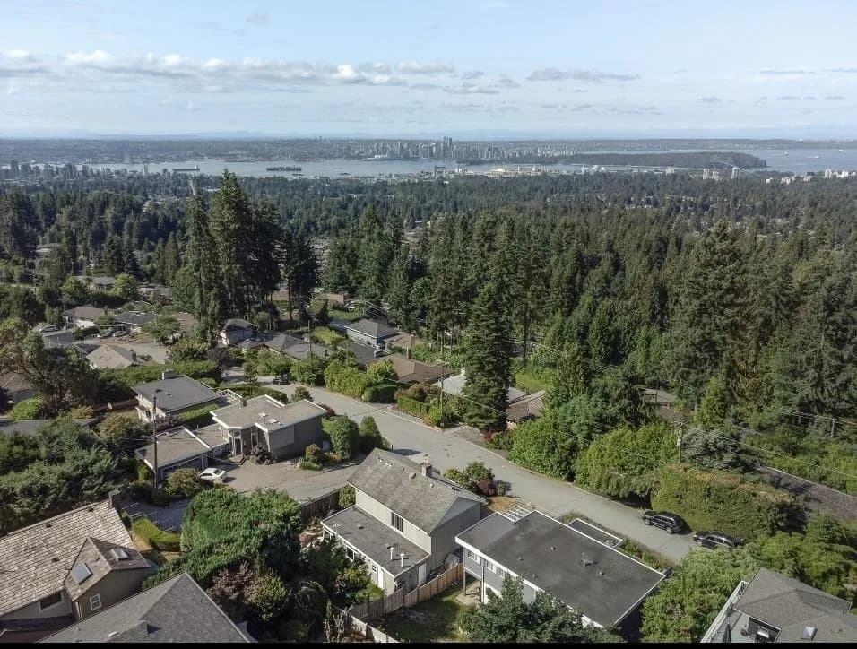 442 Monteray Avenue, North Vancouver, BC V7N 3G2 — image 28