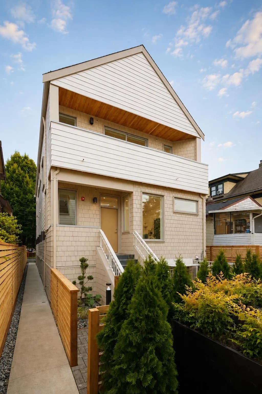 3 595 E 49th Avenue, Vancouver, BC V5W 2H1 — image 1