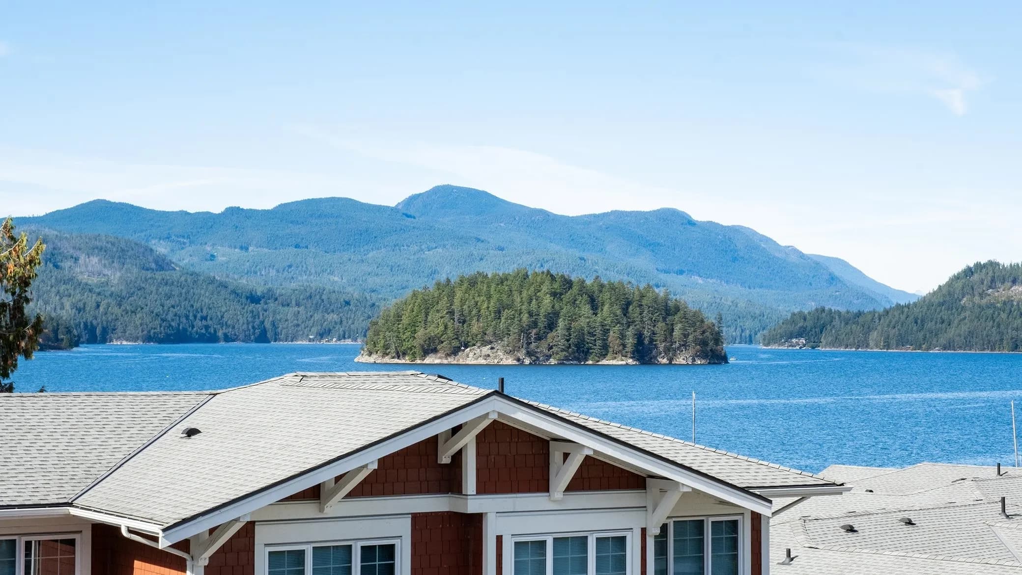 5902 Beachgate Lane, Sechelt, BC V7Z 0S3 — image 1