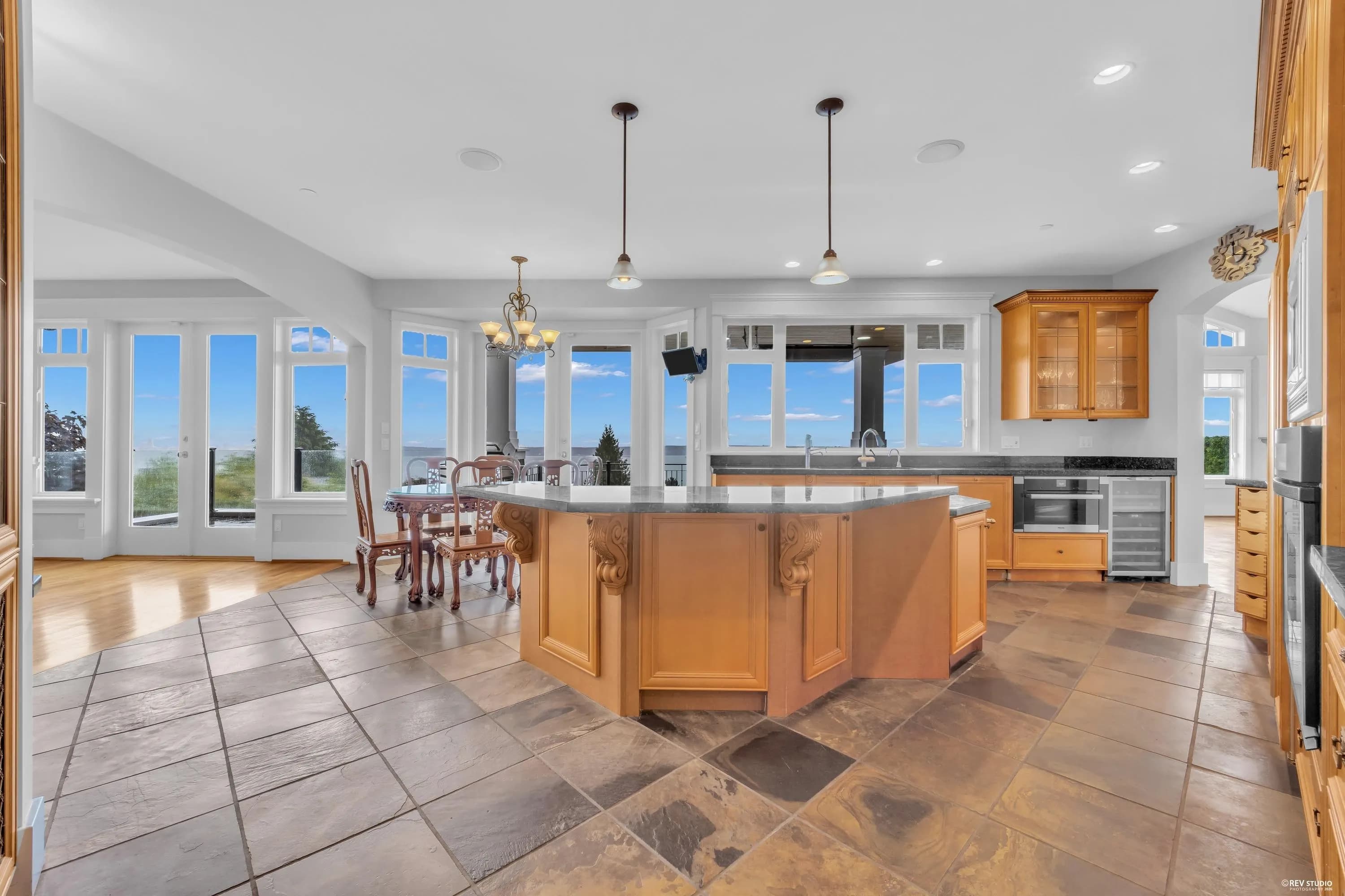 2340 Orchard Lane, West Vancouver, BC V7V 4X6 — image 12