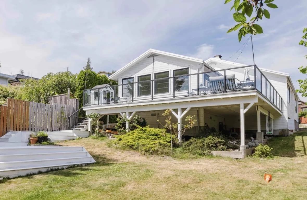 679 Corlett Road, Gibsons, BC V0N 1V9 — image 2