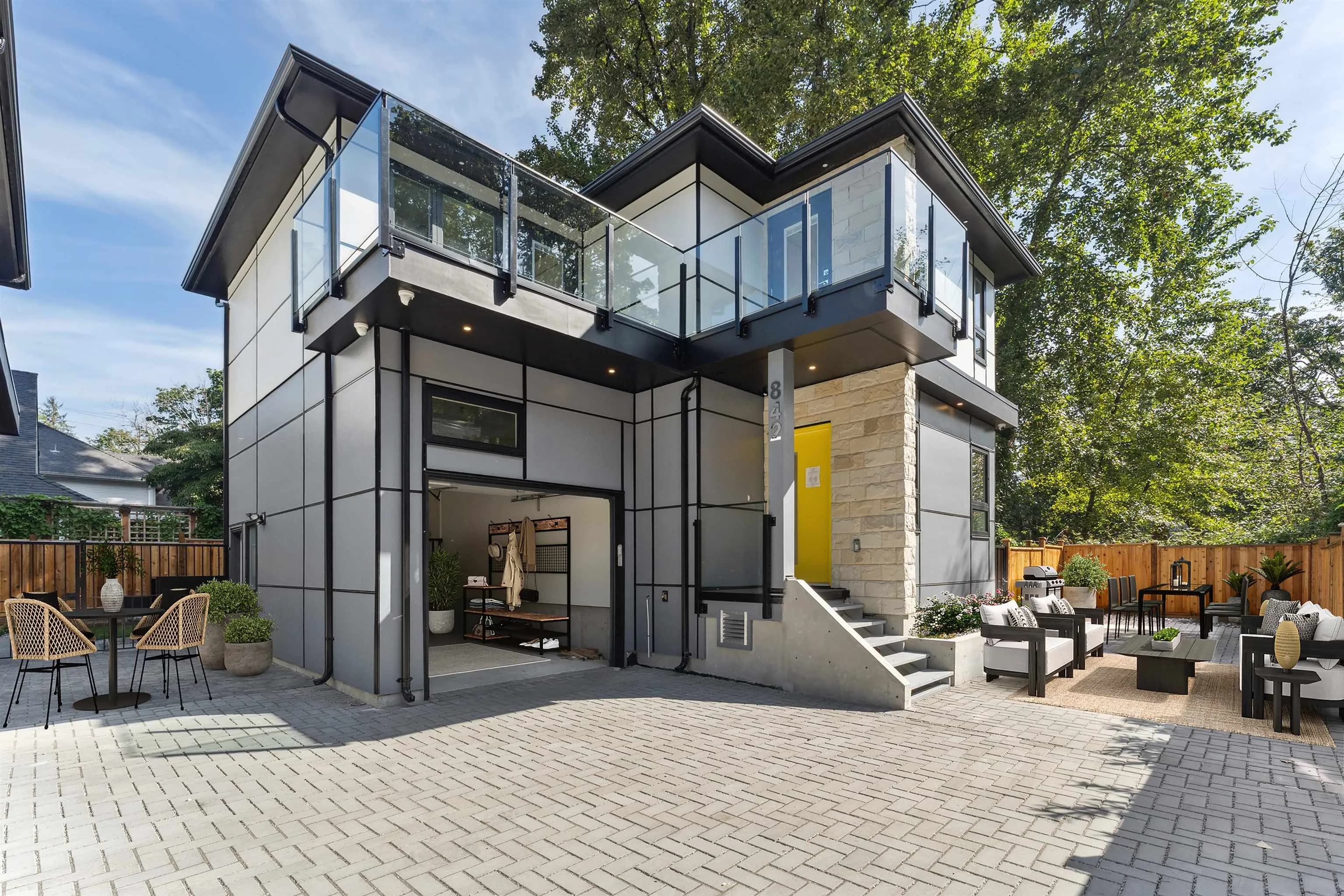 842 St. Denis Avenue, North Vancouver, BC V7J 2G4 — image 2