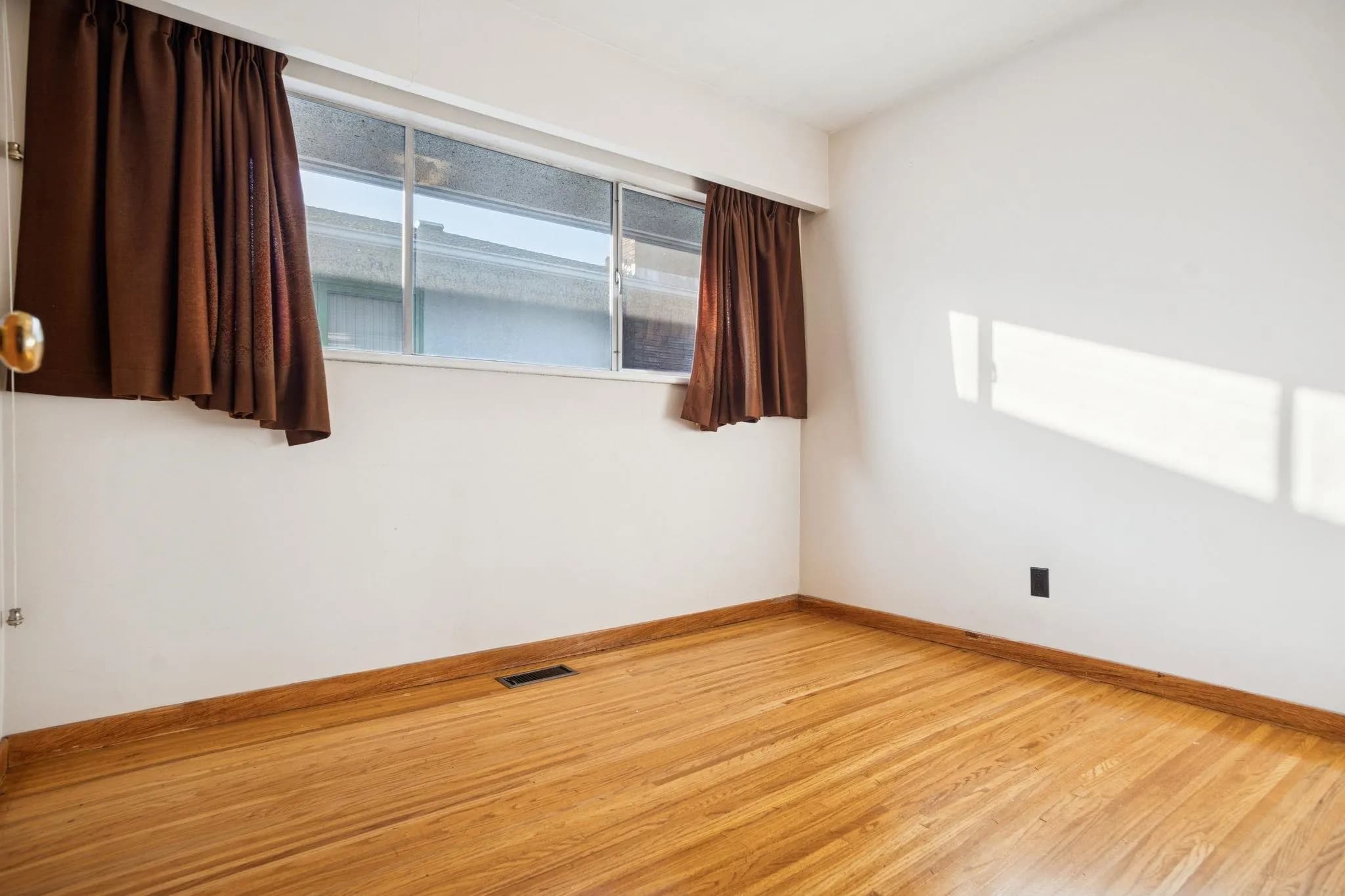 925 Nanaimo Street, Vancouver, BC V5L 4T1 — image 23