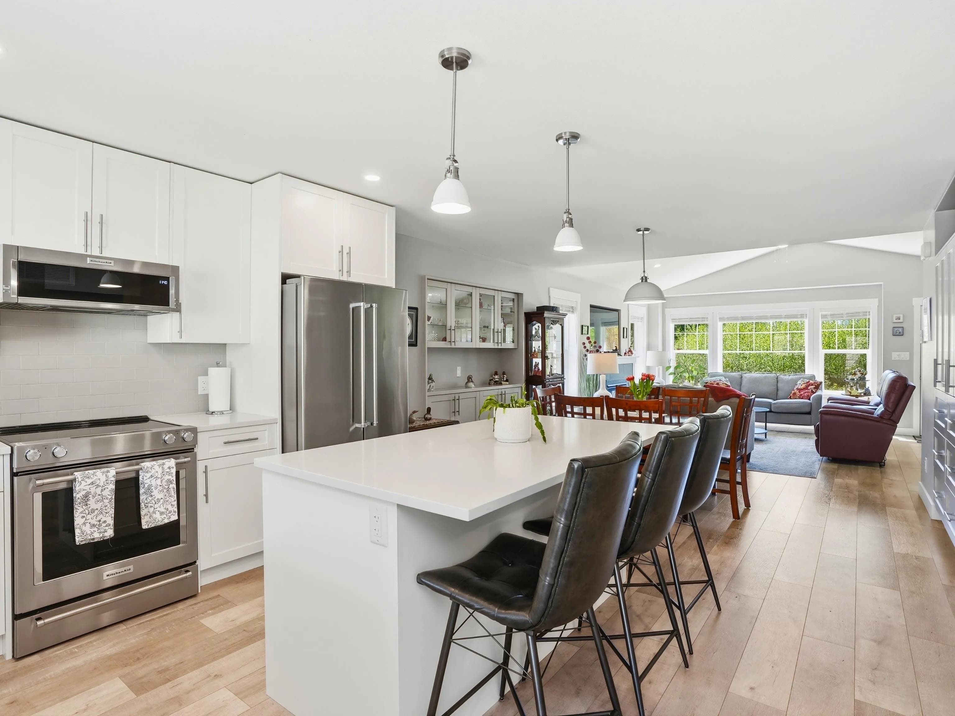 1024 Celia Crescent, Gibsons, BC V0N 1V7 — image 9