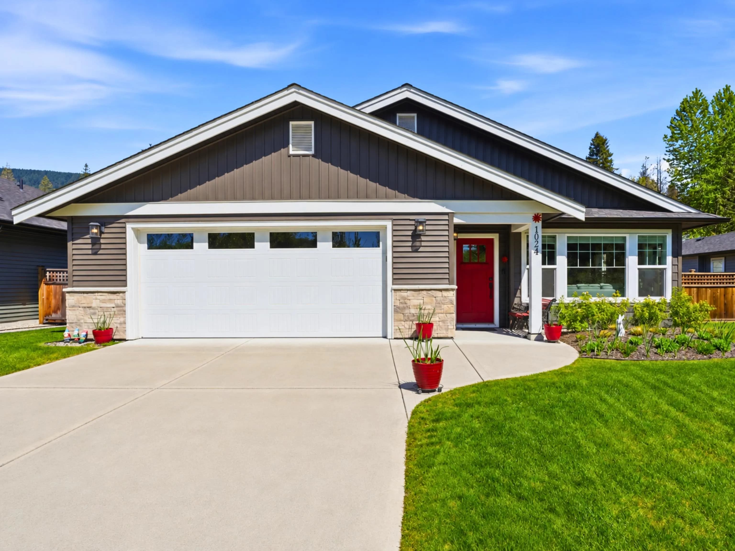 1024 Celia Crescent, Gibsons, BC V0N 1V7 — image 1