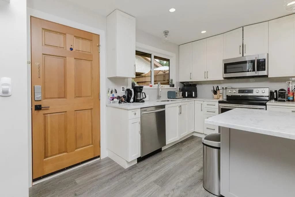 841 North Road, Gibsons, BC V0N 1V9 — image 4