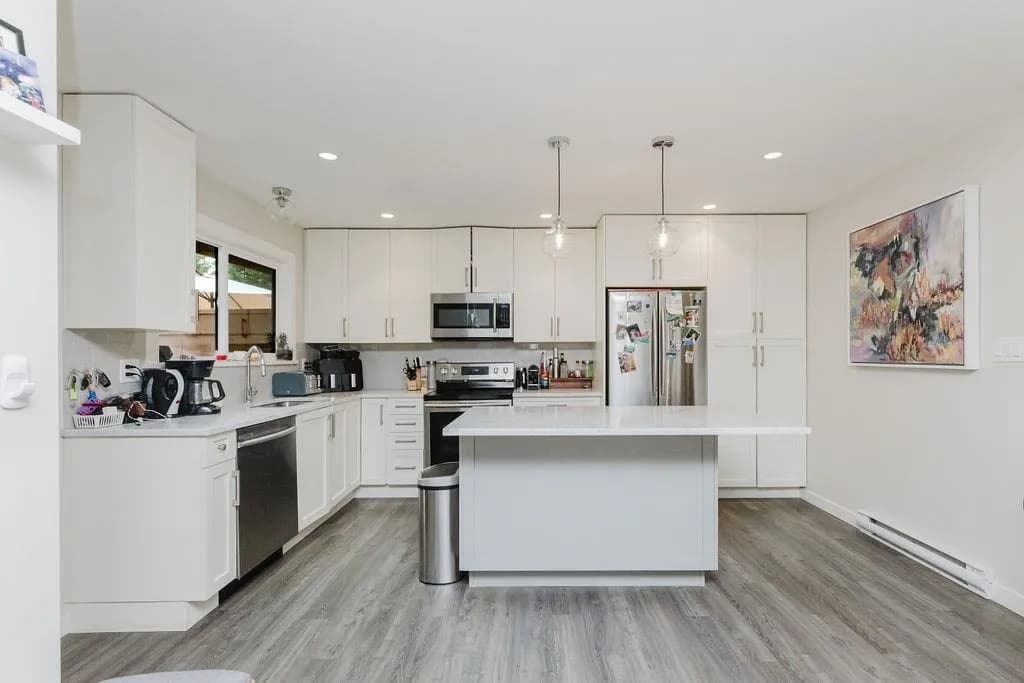 841 North Road, Gibsons, BC V0N 1V9 — image 2