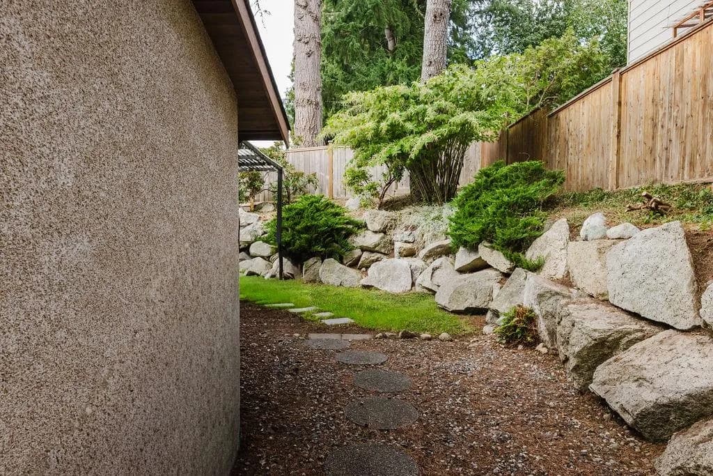 841 North Road, Gibsons, BC V0N 1V9 — image 17