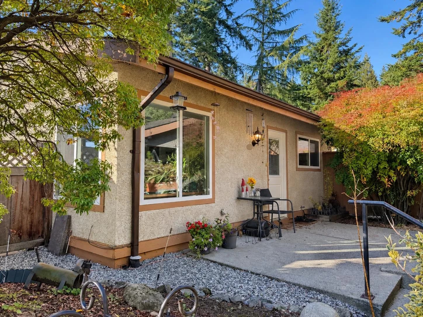 835 North Road, Gibsons, BC V0N 1V9 — image 1