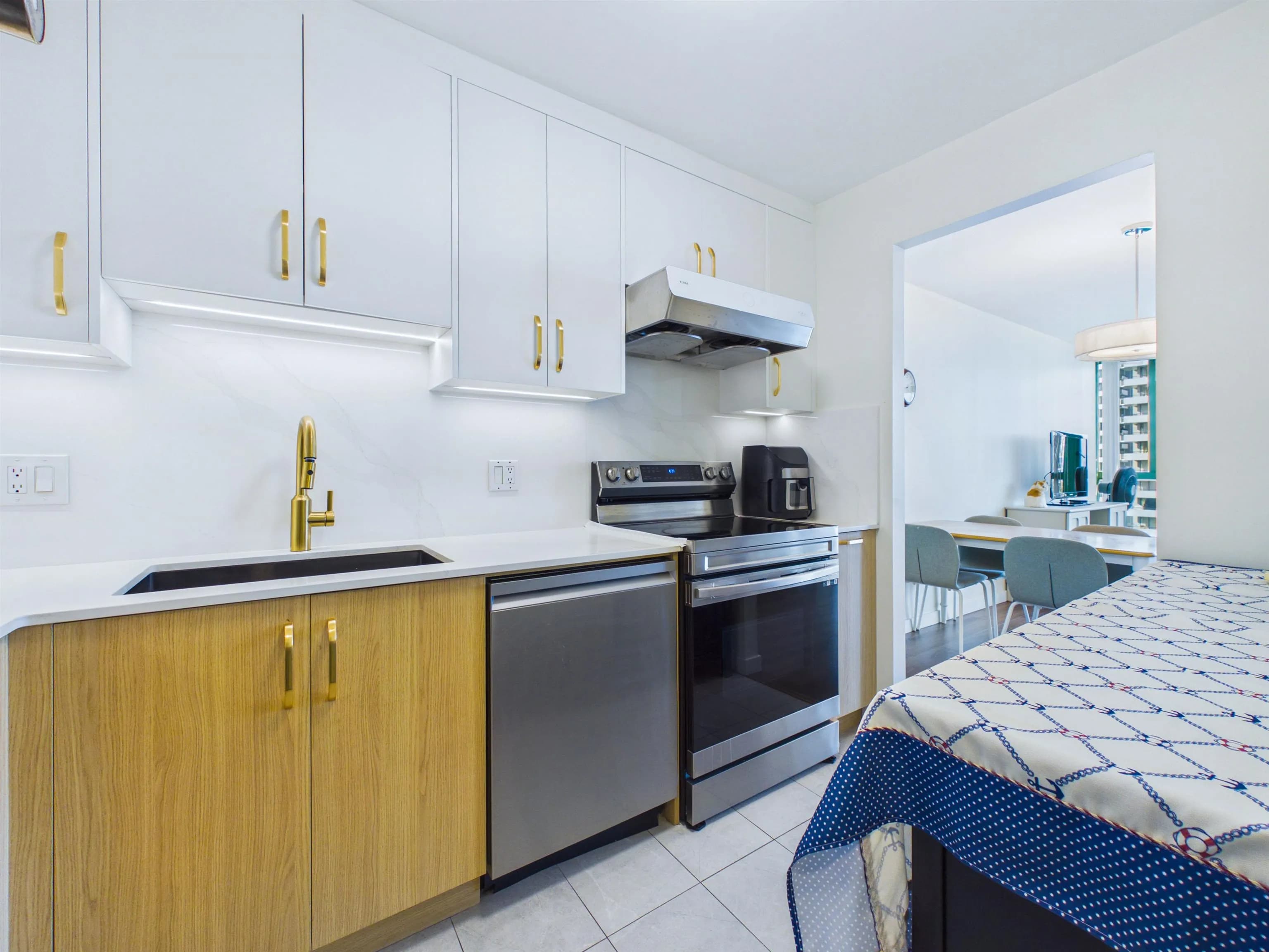 1705 5833 Wilson Avenue, Burnaby, BC V5H 4R8 — image 7