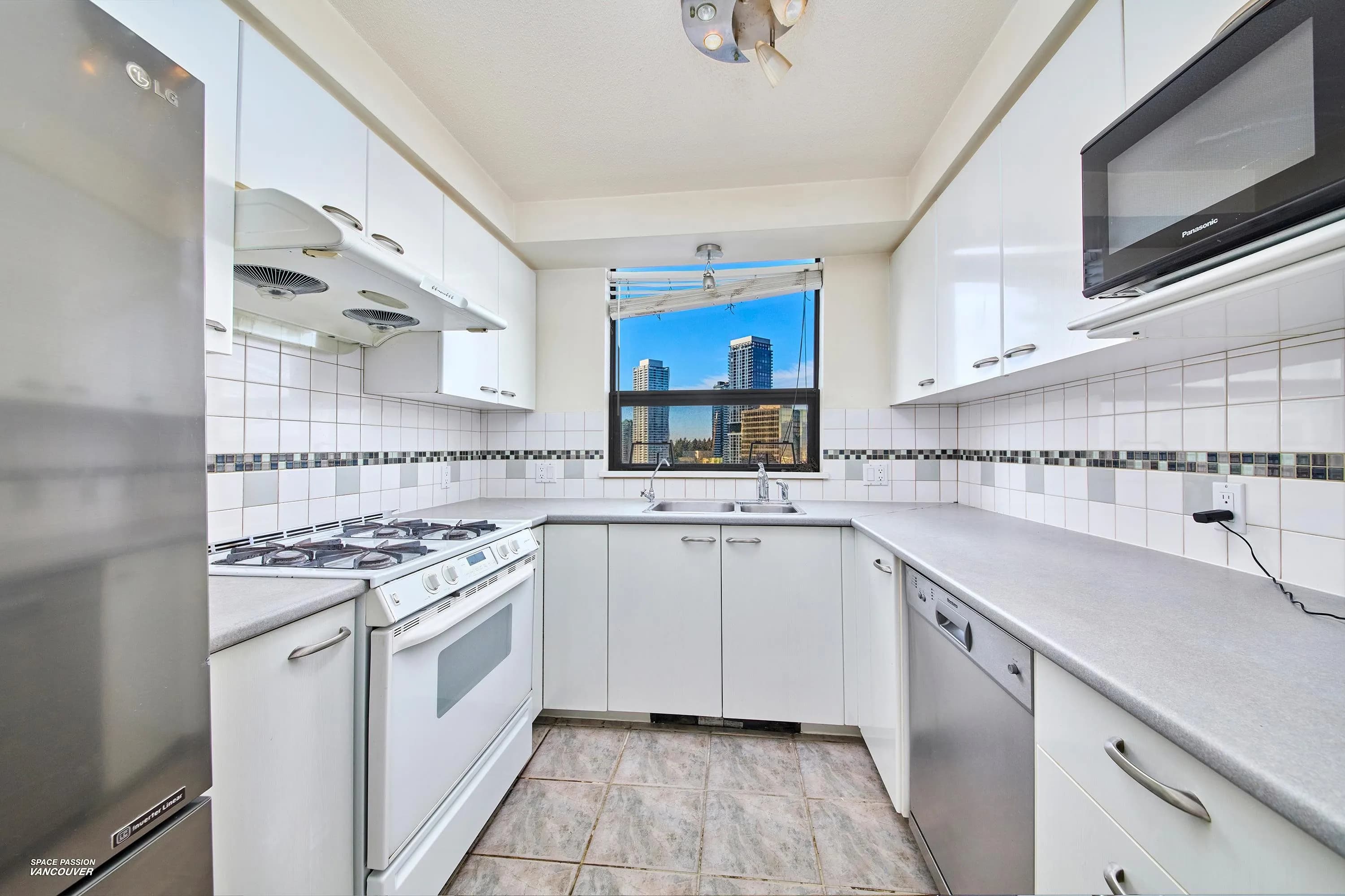 2006 4505 Hazel Street, Burnaby, BC V5H 4T1 — image 1