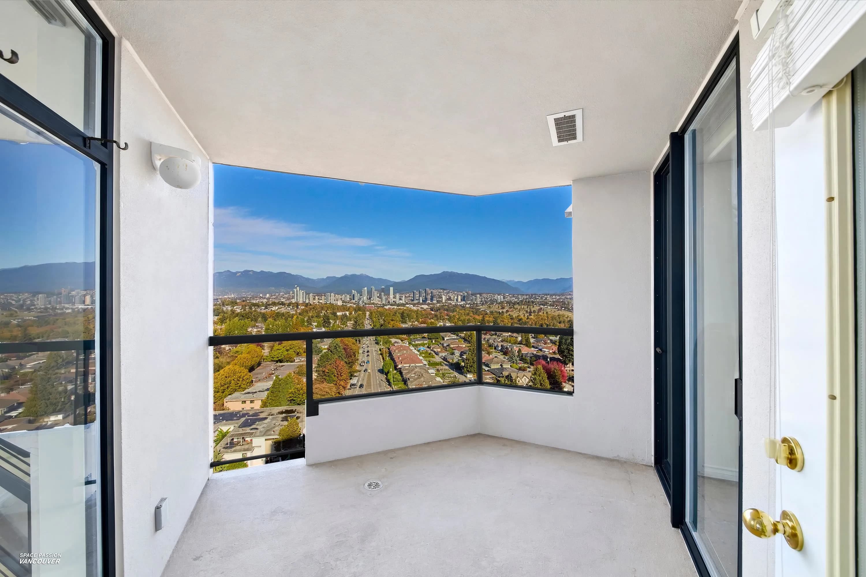 2006 4505 Hazel Street, Burnaby, BC V5H 4T1 — image 14