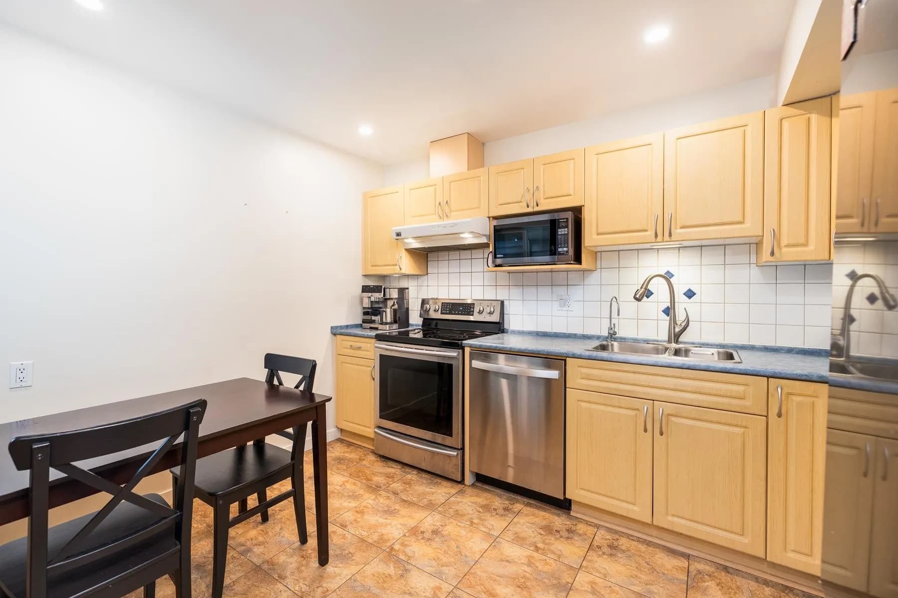 58 1930 Cedar Village Crescent, North Vancouver, BC V7J 3M5 — image 14