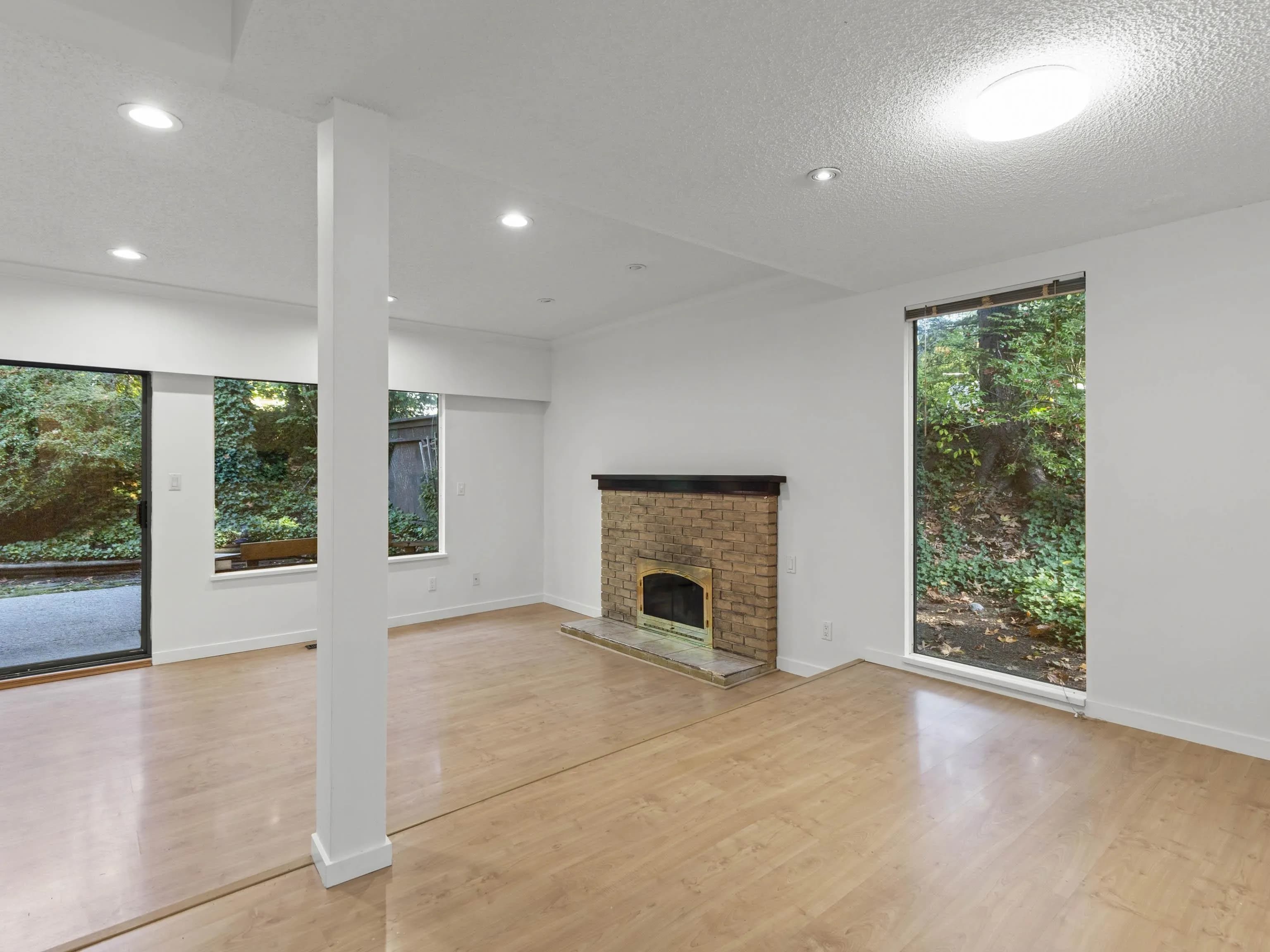 1996 Purcell Way, North Vancouver, BC V7J 3K3 — image 10