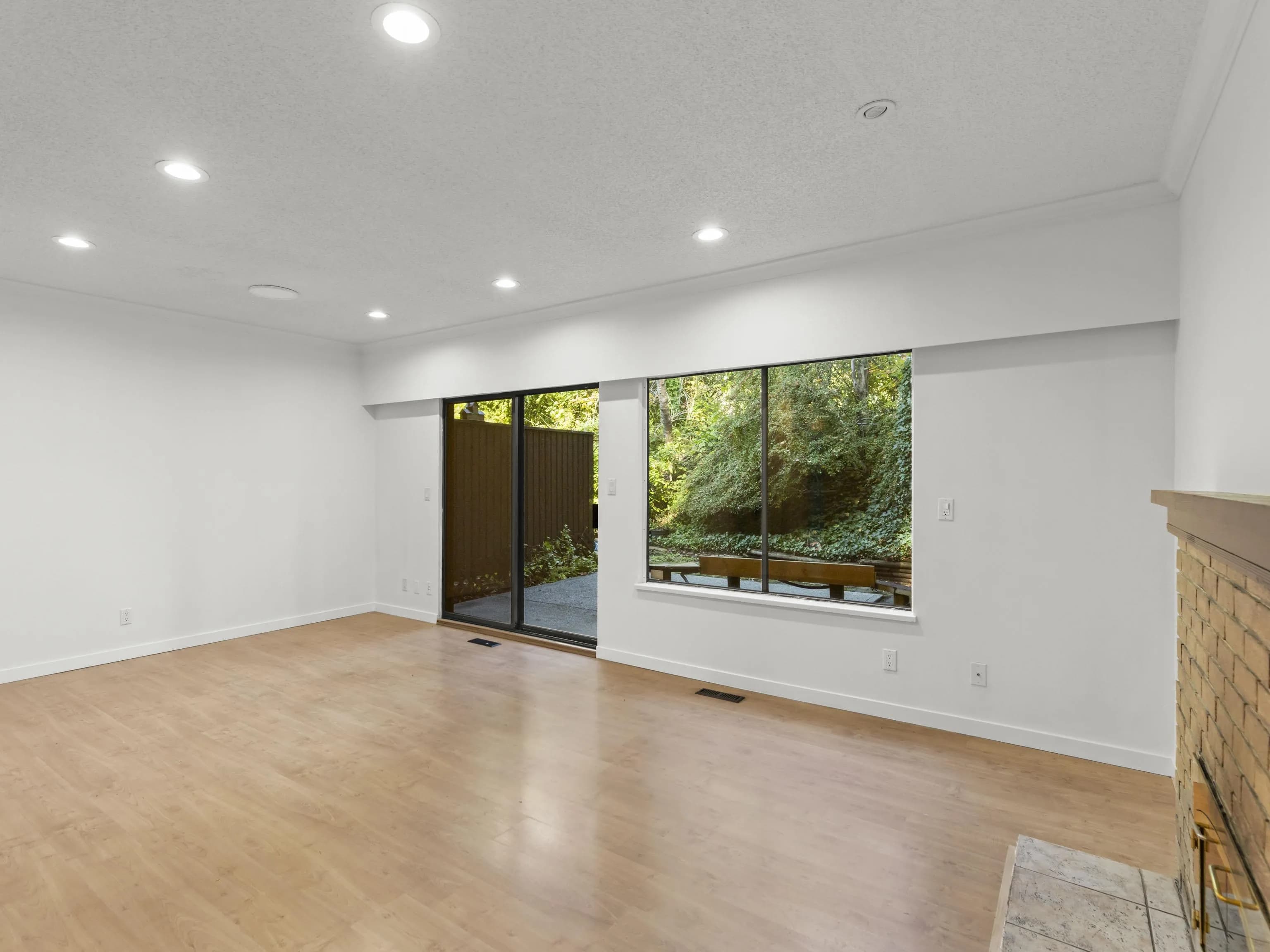 1996 Purcell Way, North Vancouver, BC V7J 3K3 — image 12