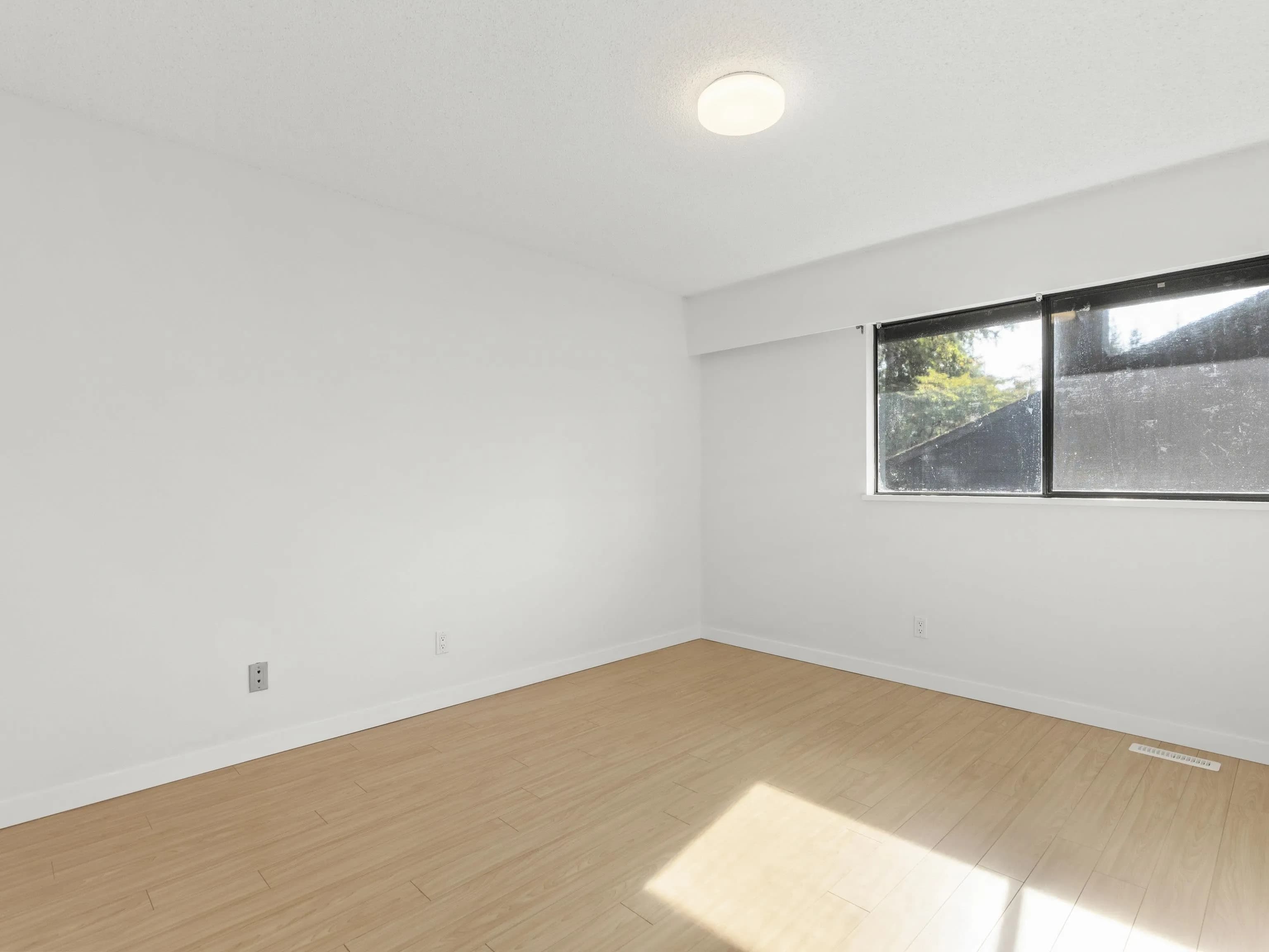 1996 Purcell Way, North Vancouver, BC V7J 3K3 — image 28