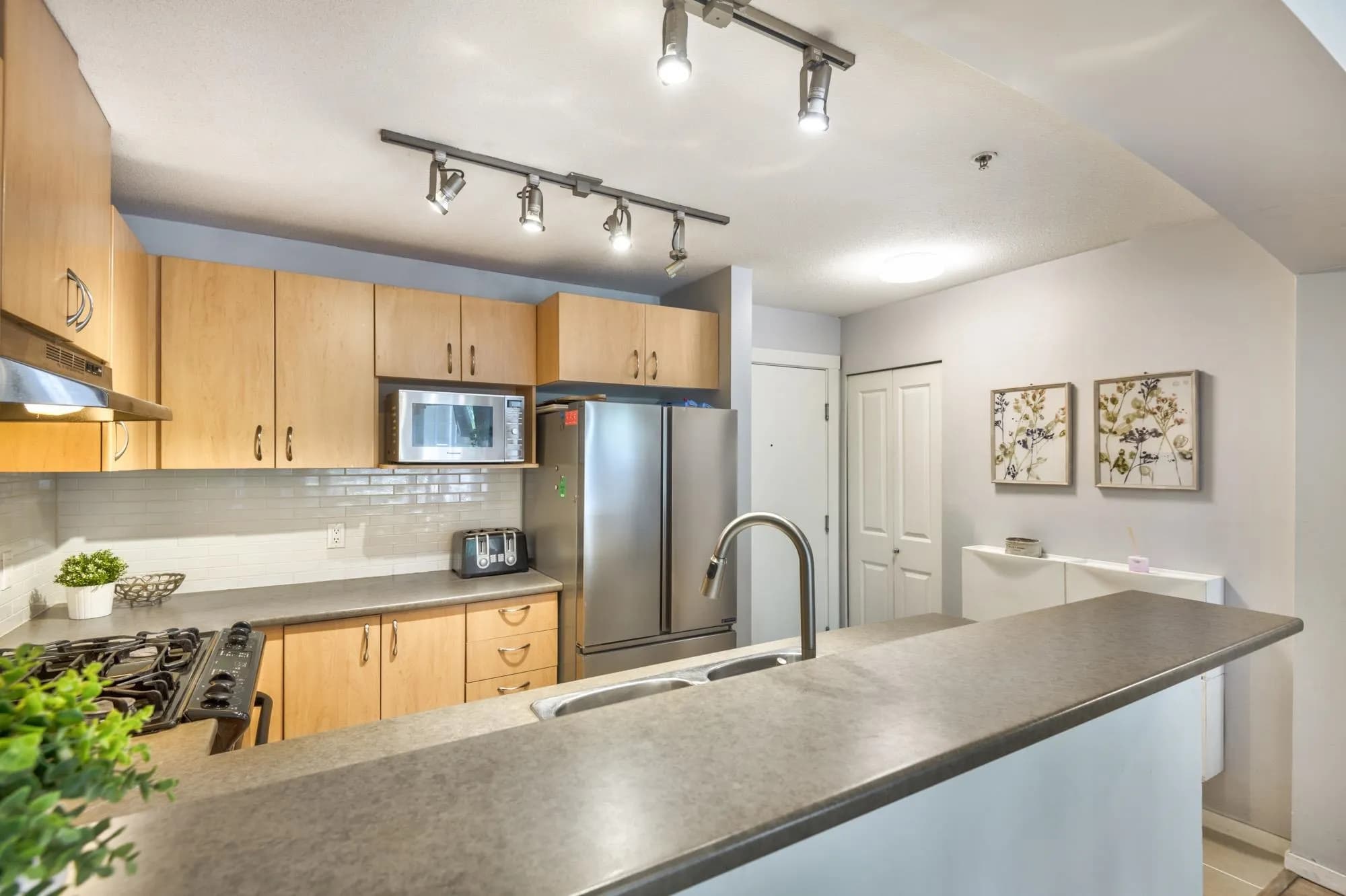 106 9233 Government Street, Burnaby, BC V3N 0A3 — image 4