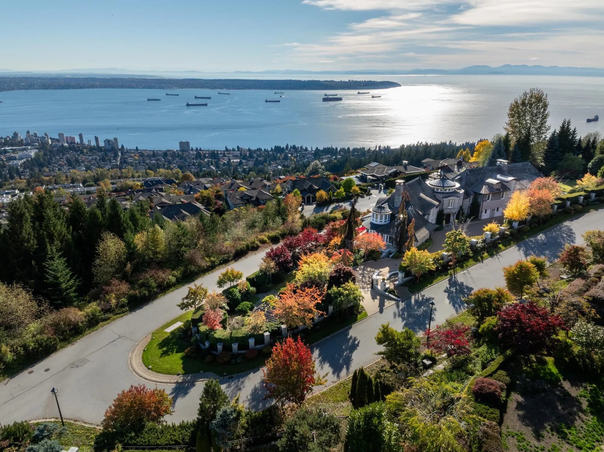 2743 Willoughby Road, West Vancouver, BC V7S 3K3 — image 1