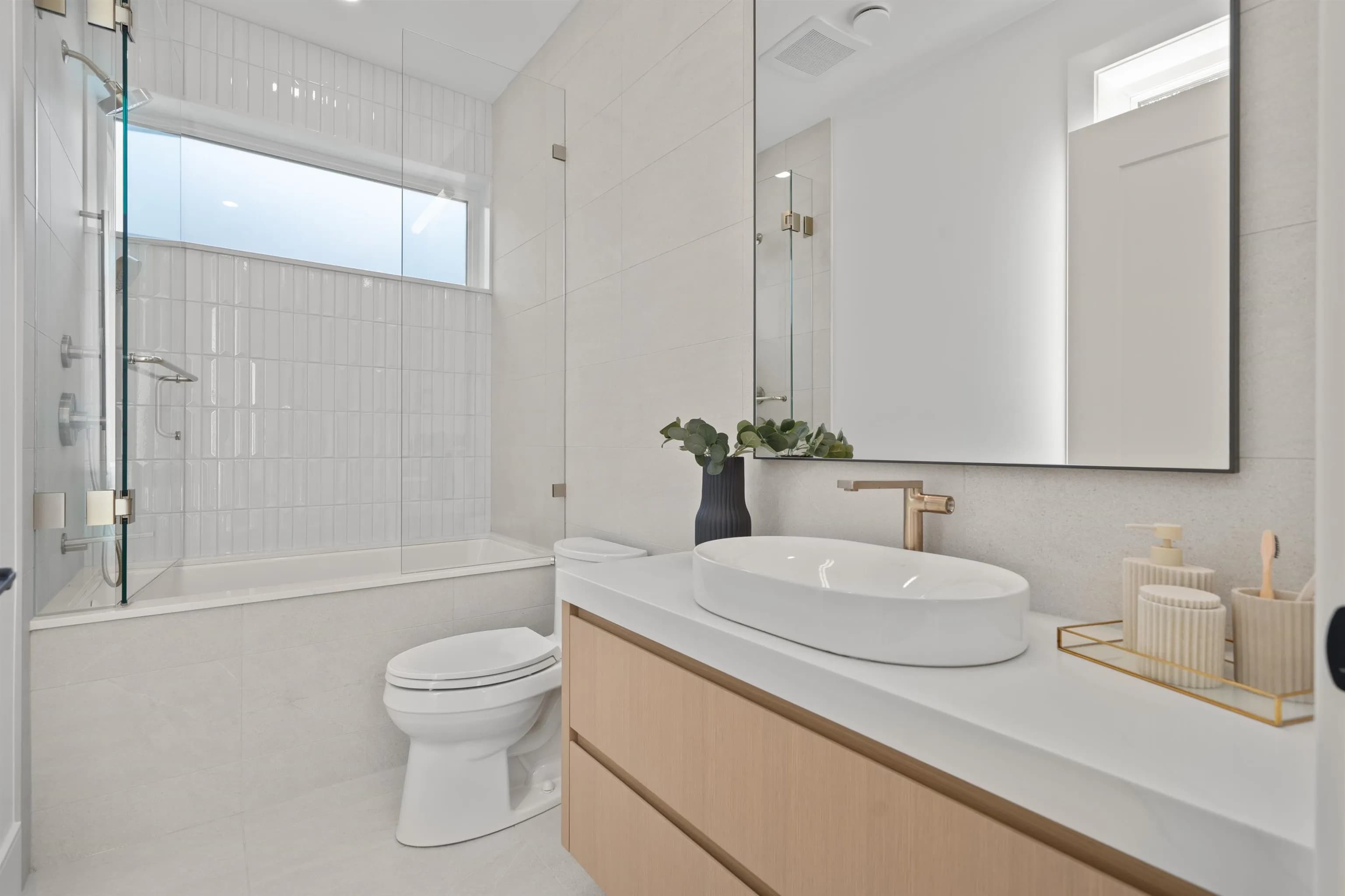 1 3657 W 11th Avenue, Vancouver, BC V6R 2K4 — image 13