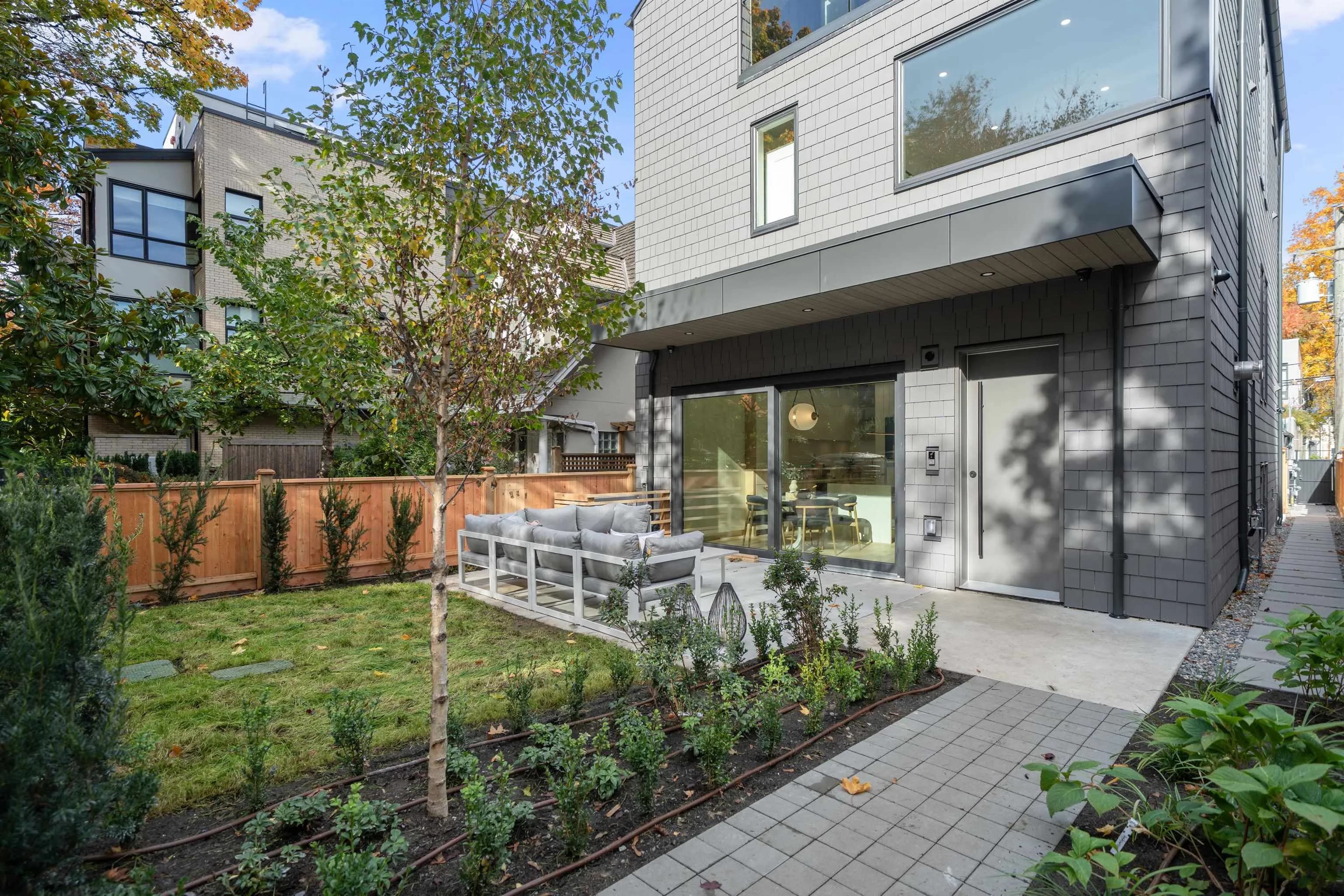 1 3657 W 11th Avenue, Vancouver, BC V6R 2K4 — image 1