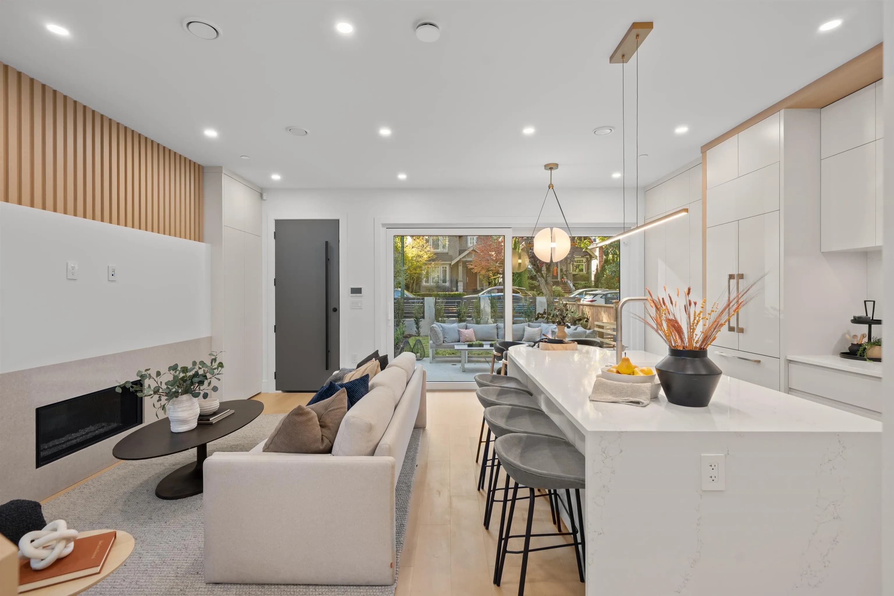 1 3657 W 11th Avenue, Vancouver, BC V6R 2K4 — image 31