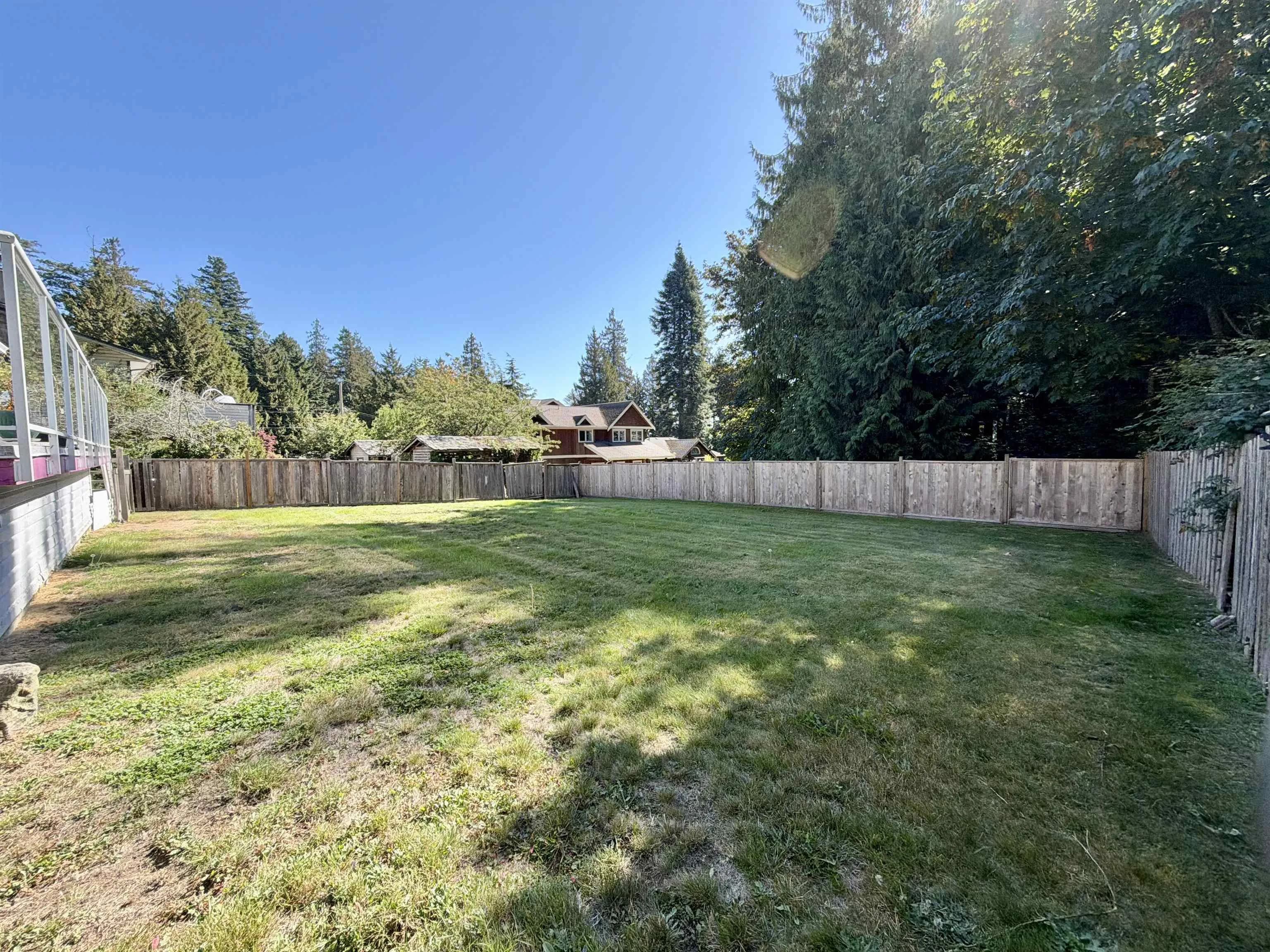 1073 Grandview Road, Gibsons, BC V0N 1V3 — image 10