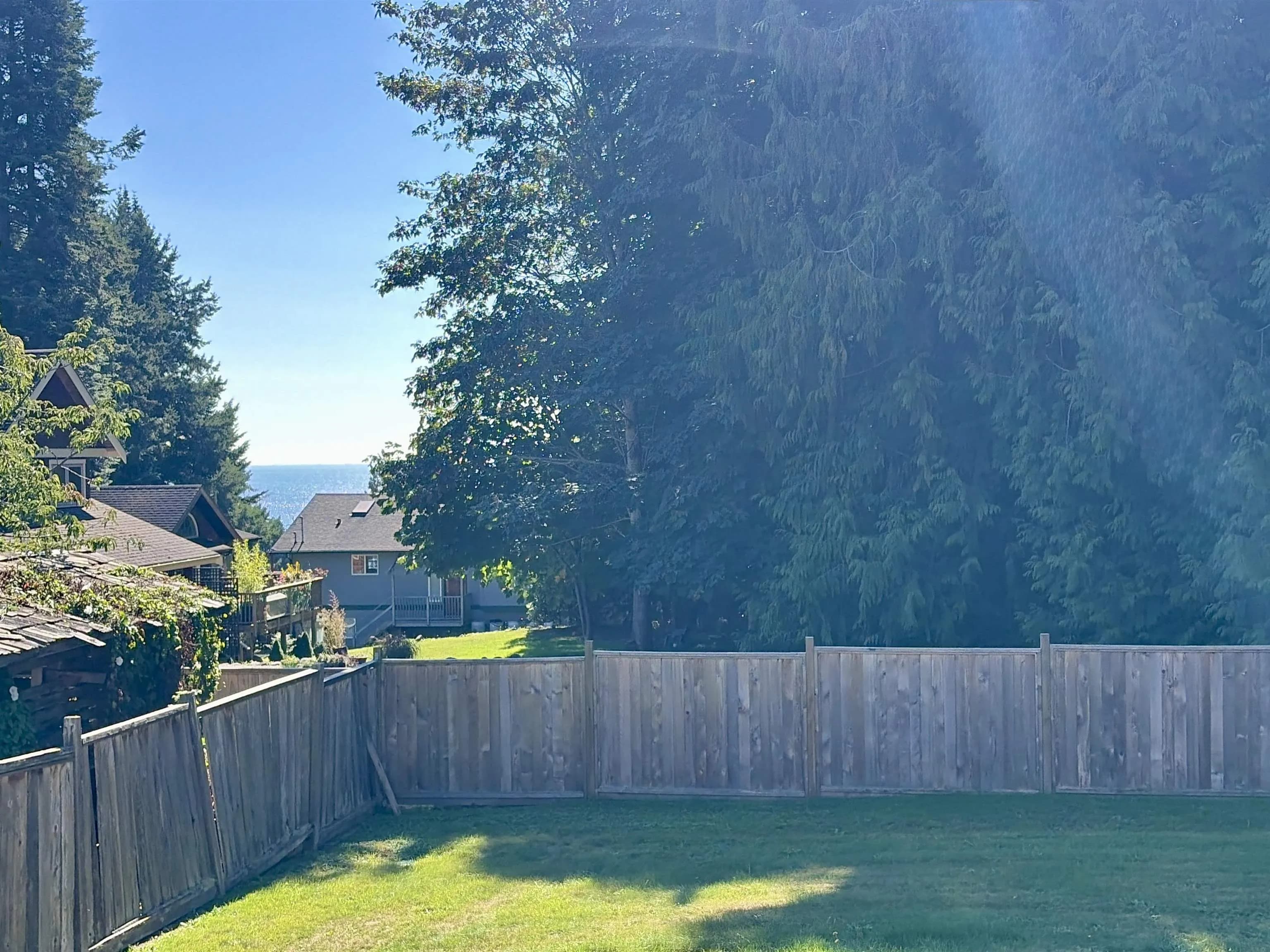1073 Grandview Road, Gibsons, BC V0N 1V3 — image 5