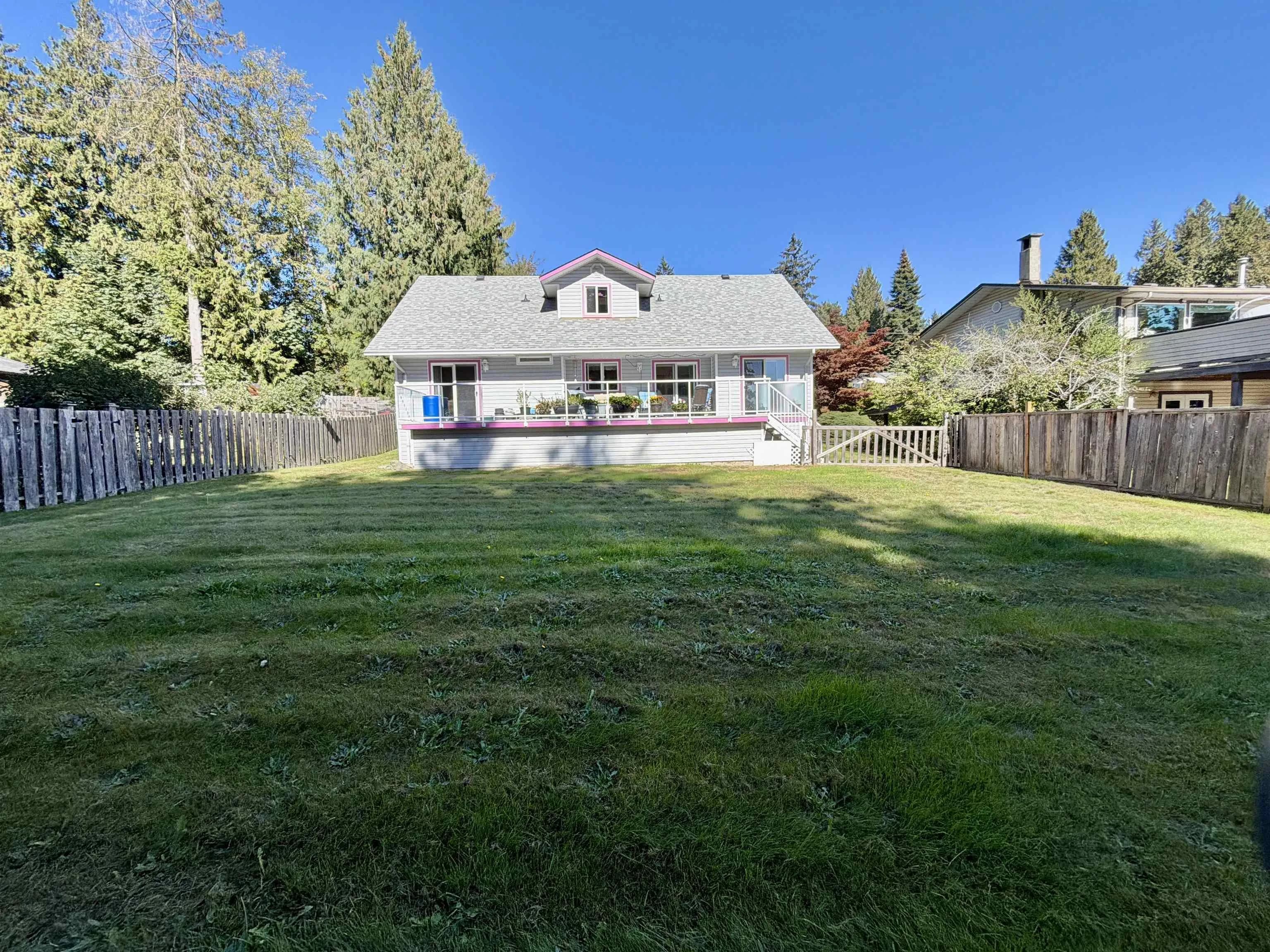1073 Grandview Road, Gibsons, BC V0N 1V3 — image 8