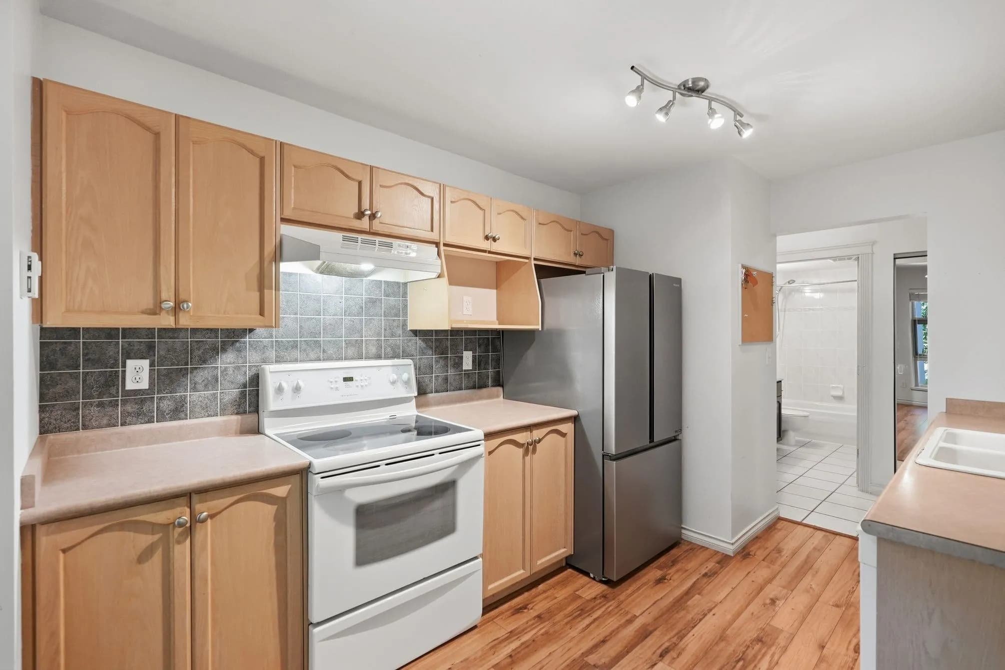 409a 301 Maude Road, Port Moody, BC V3H 5B1 — image 11
