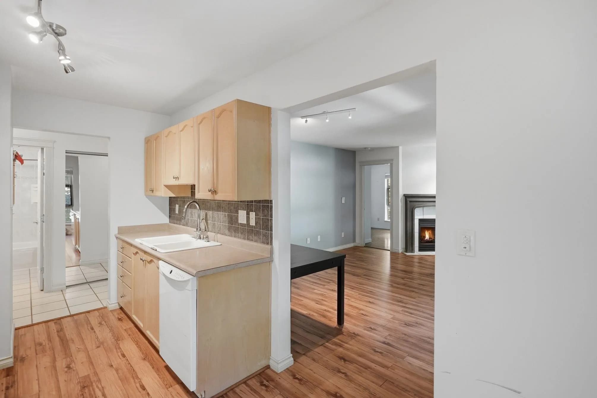 409a 301 Maude Road, Port Moody, BC V3H 5B1 — image 12