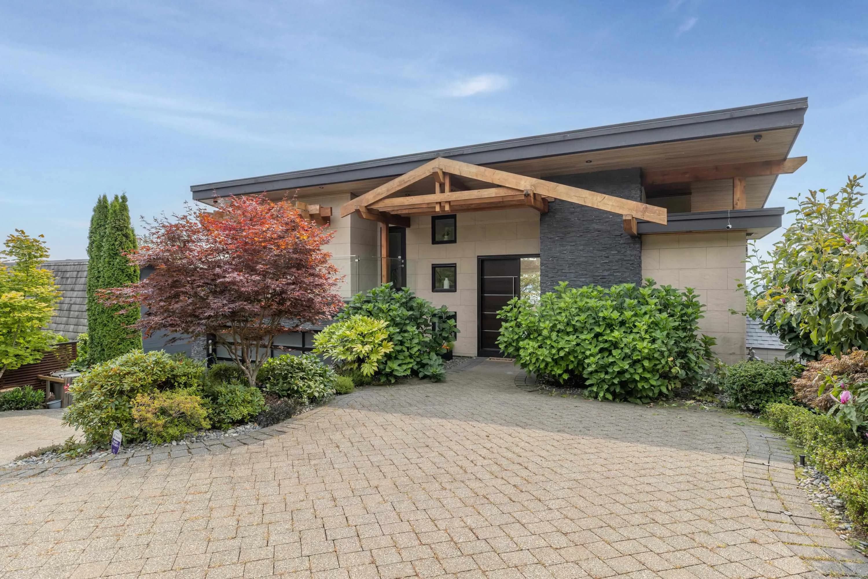 2512 Palmerston Avenue, West Vancouver, BC V7V 2W5 — image 1